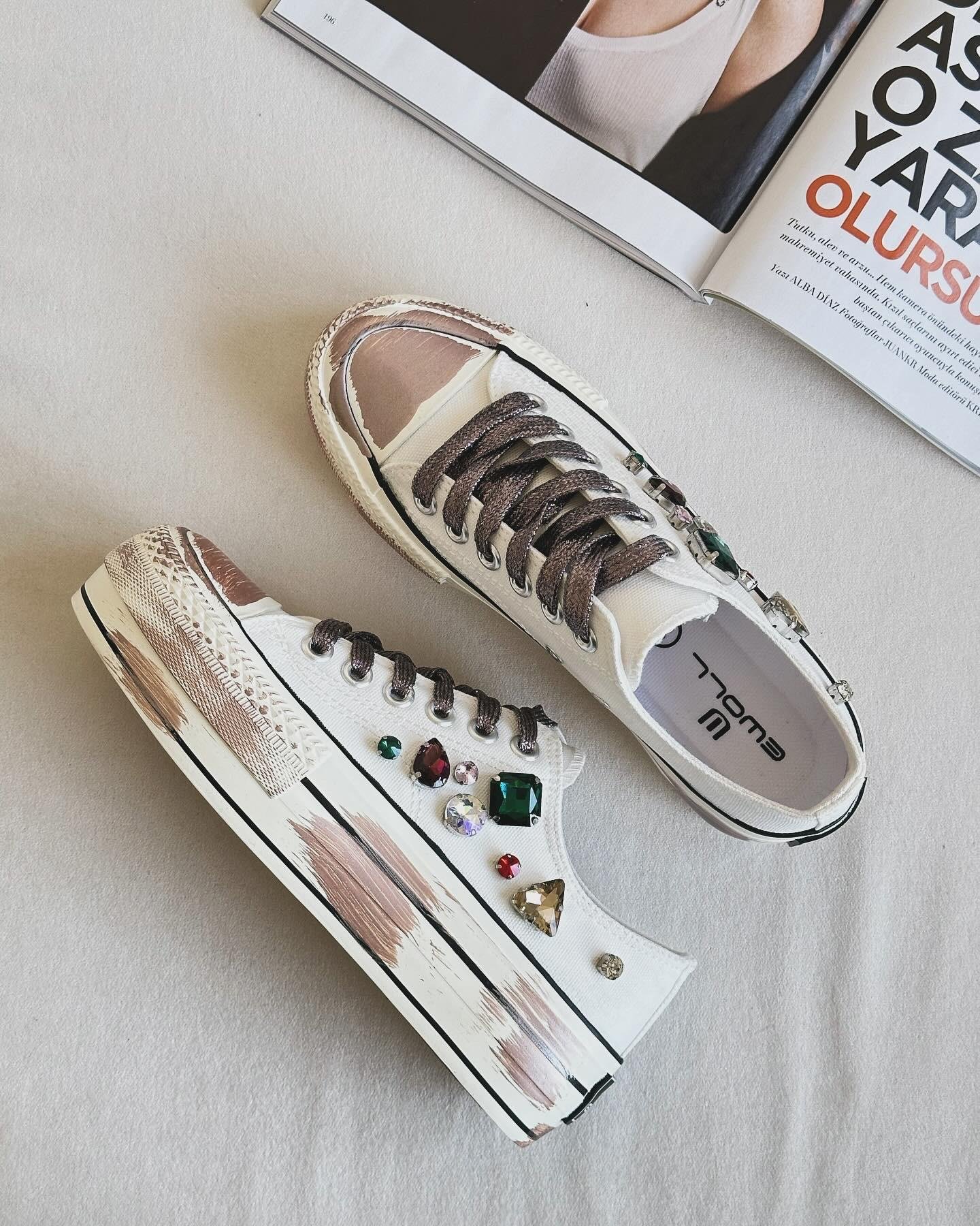 ZUUMSNEAKERRufel Taş Aksesuarlı  Kalın Taban Kadın Sneaker - Beyaz