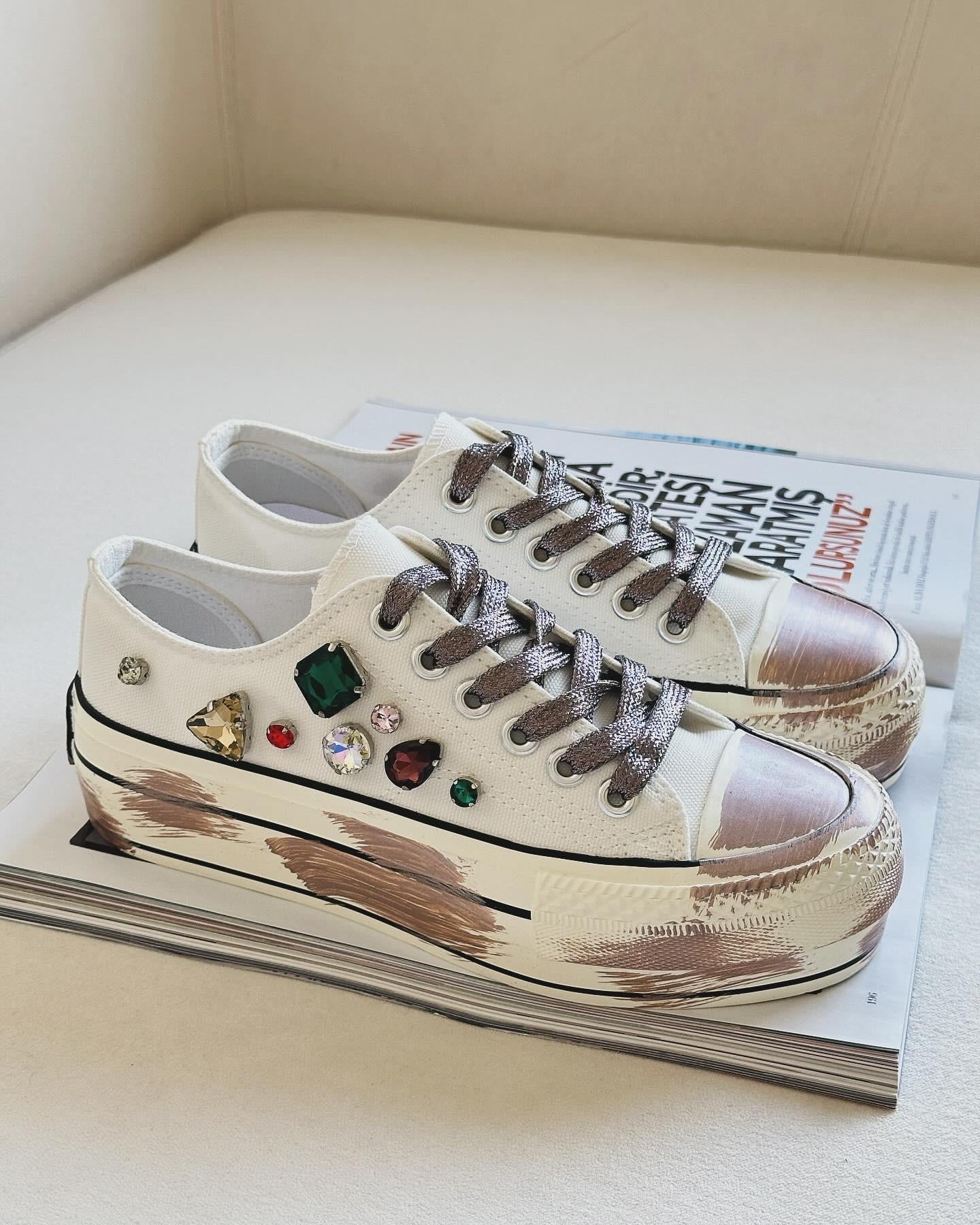 ZUUMSNEAKERRufel Taş Aksesuarlı  Kalın Taban Kadın Sneaker - Beyaz