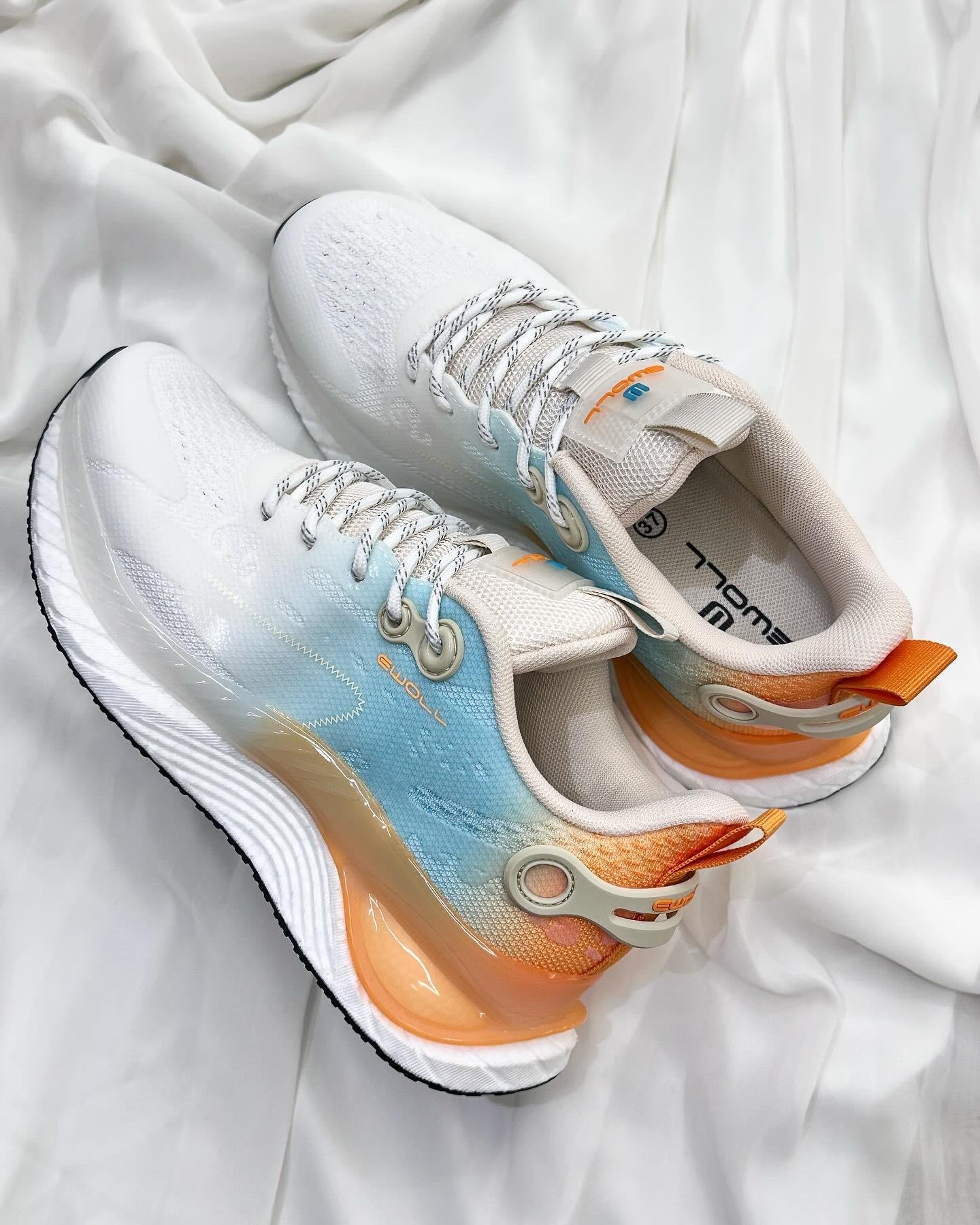 ZUUMSNEAKERVınson Relax Sistem Köpük Taban  Günlük Kadın Sneaker - Beyaz