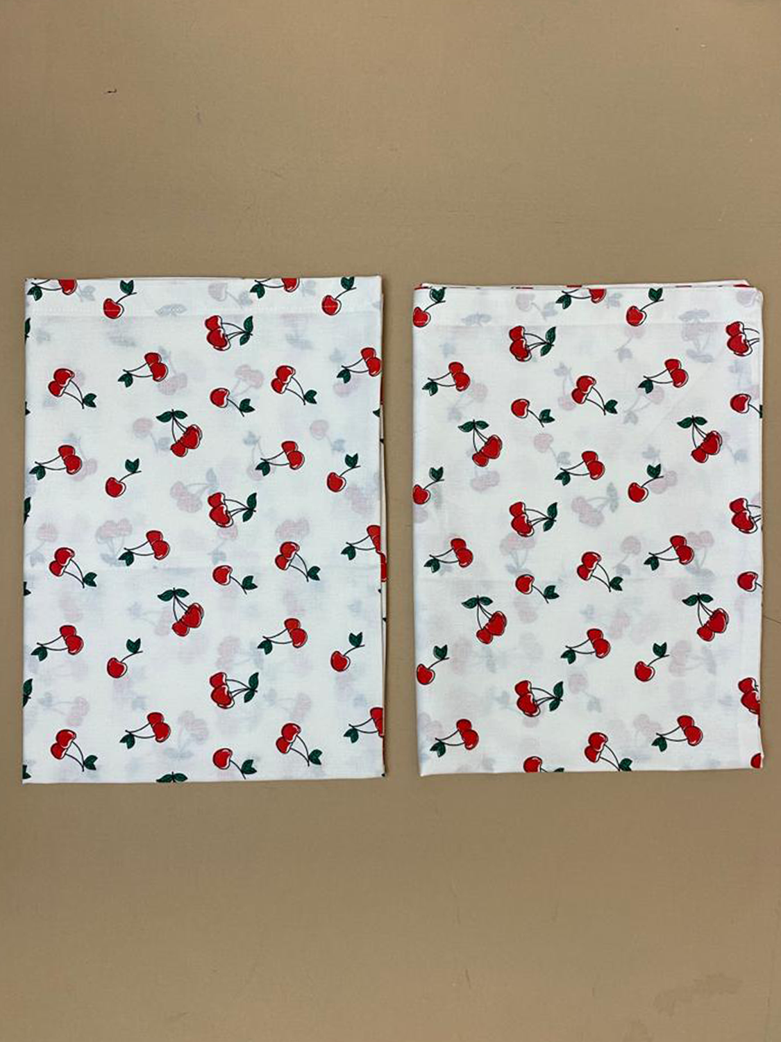 Ana Kuzusu Çift Kişilik 2 li Takım Kiraz Desen 4 Adet Yastık Kılıfı