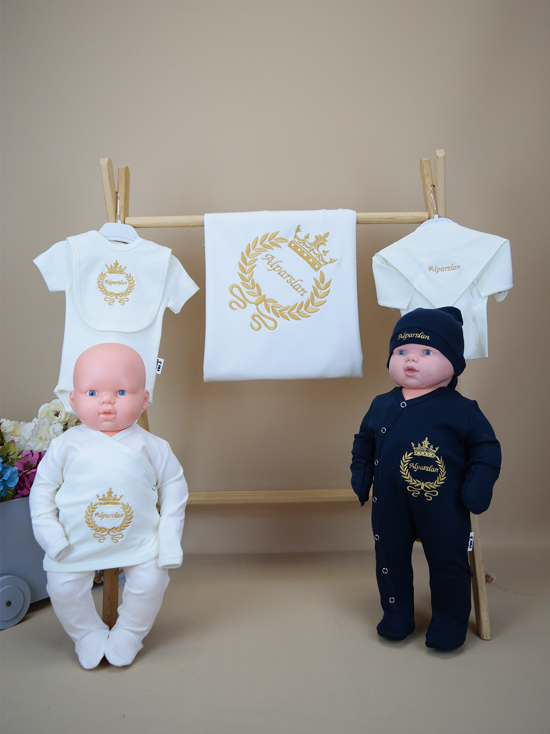 Ana Kuzusu İsme Özel Nakış Hastane Çıkışı   Uzun Taç Çelenk  Desen Tavşan Set Set 10SYK60