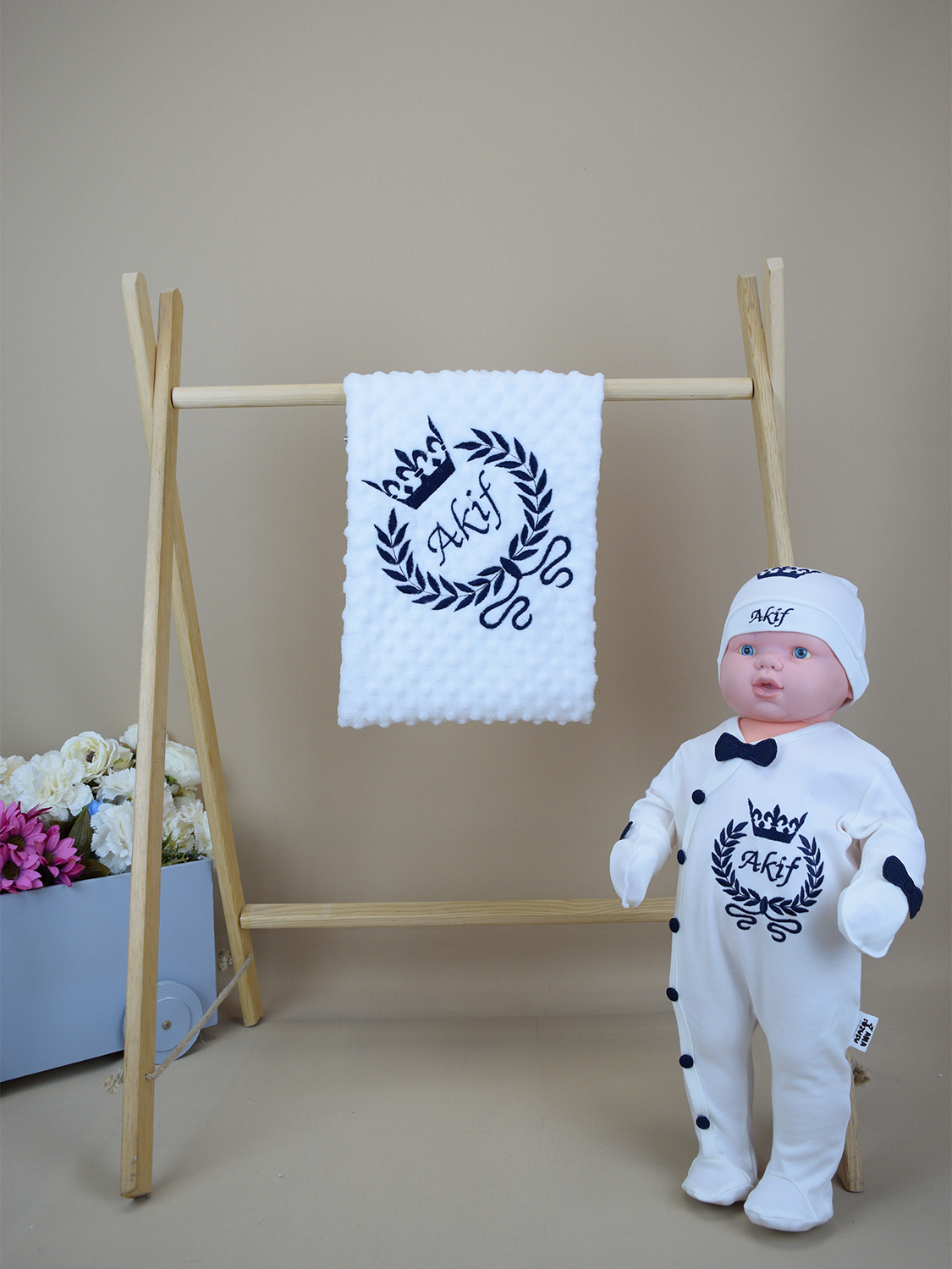 Ana Kuzusu İsme Özel Nakış Mini Set Kral Tacı Desen Tulum Nohut  Battaniye  Set 4SKTD053