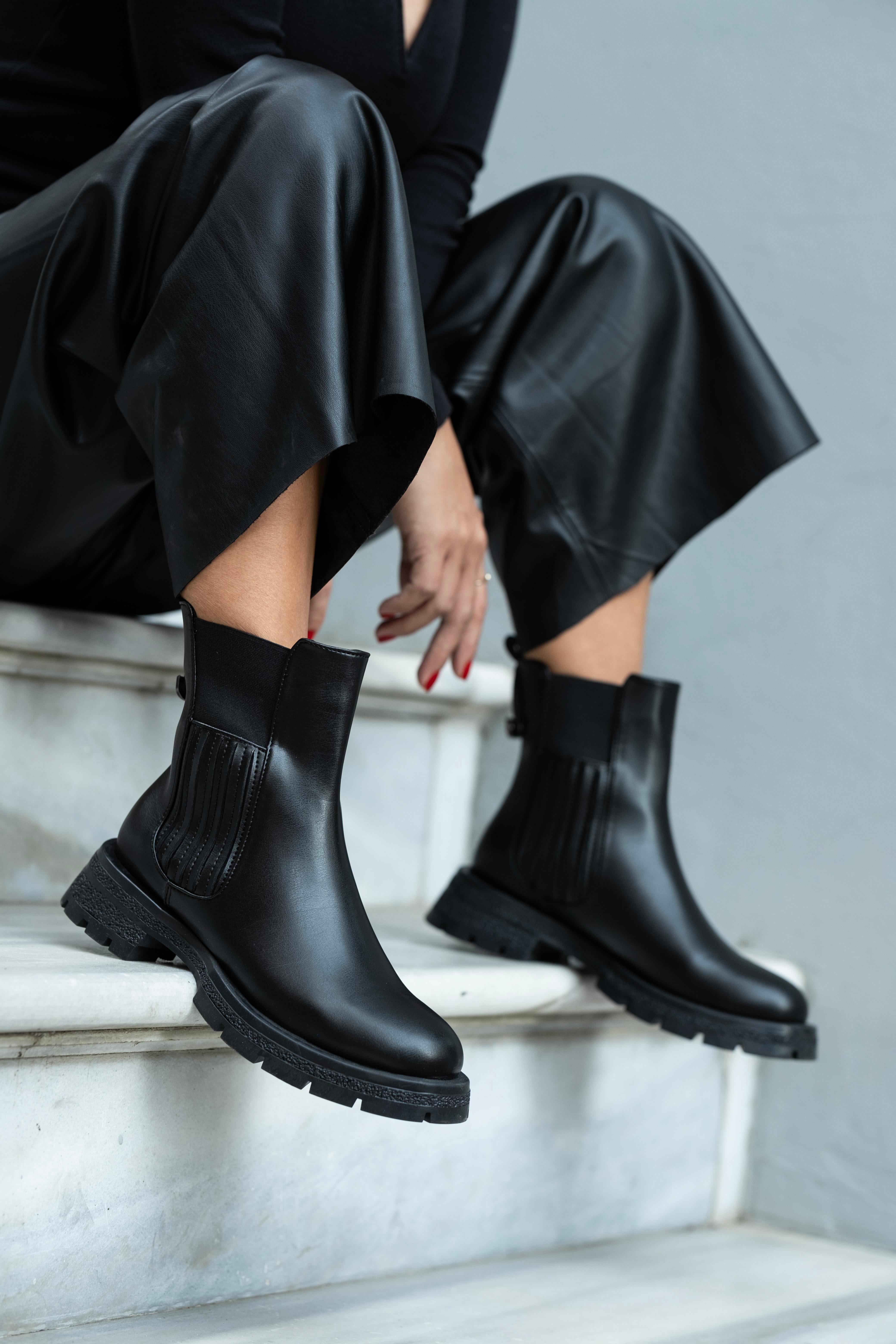 Mondie Model Lastik Detaylı Bot Siyah