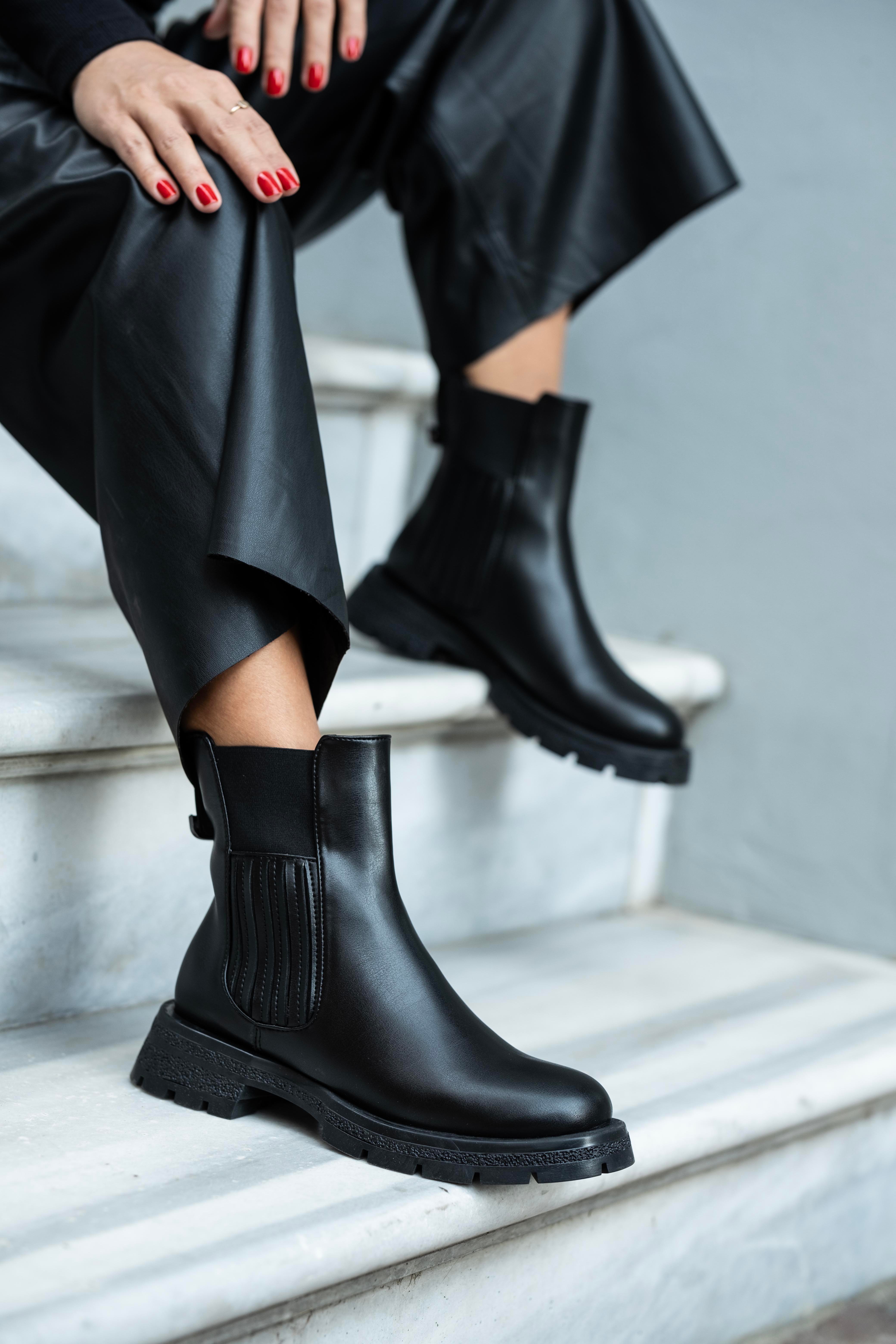 Mondie Model Lastik Detaylı Bot Siyah