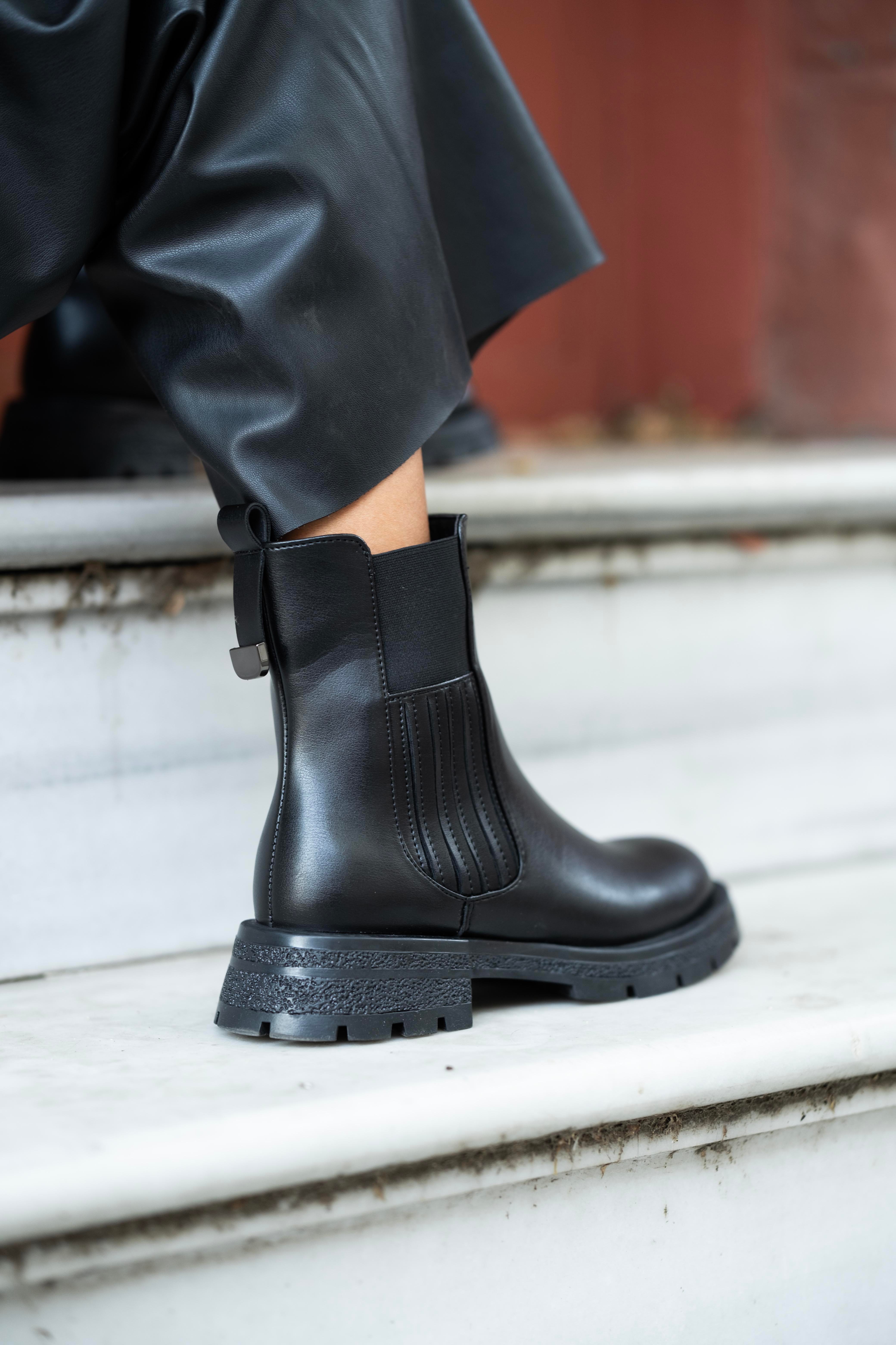 Mondie Model Lastik Detaylı Bot Siyah