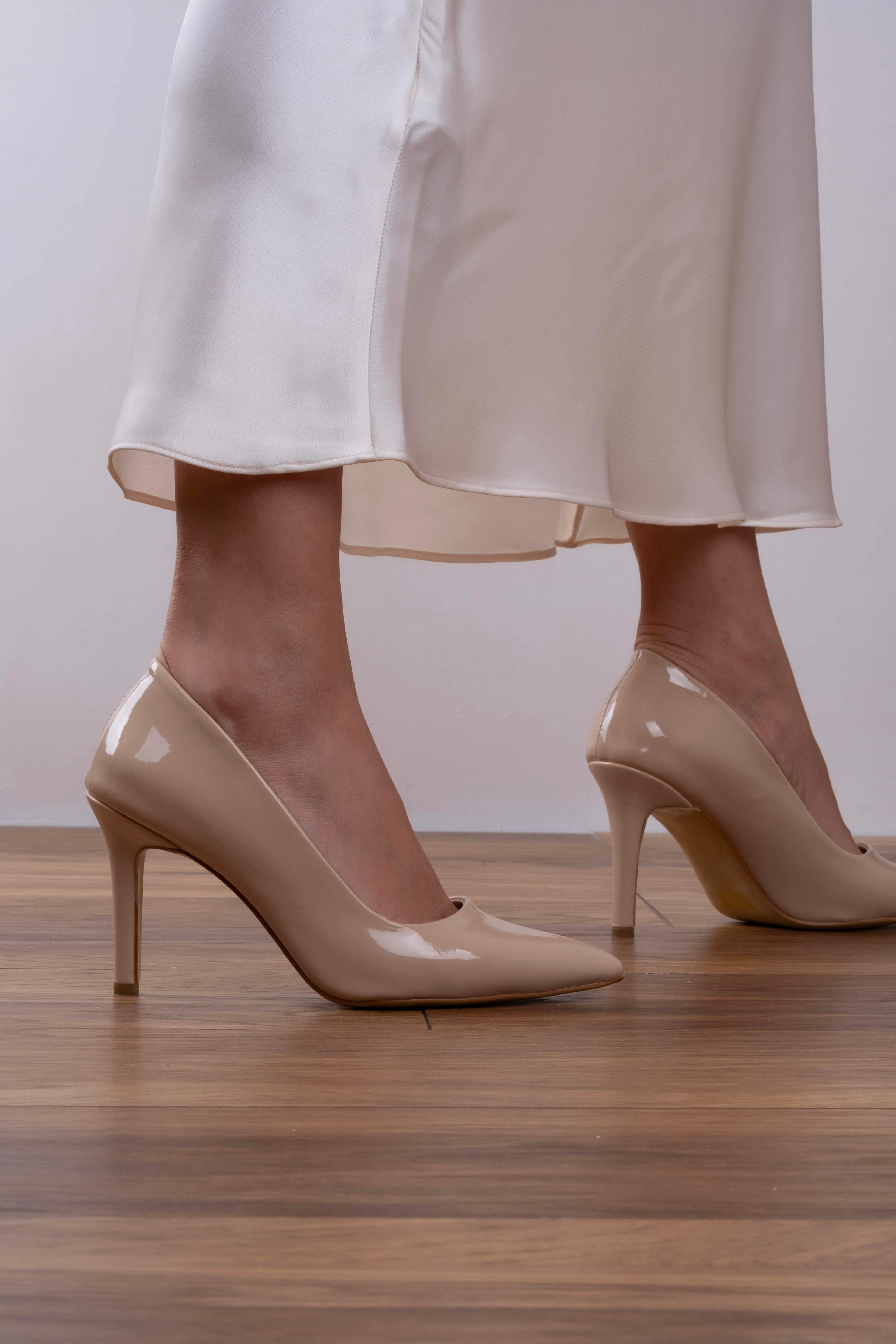 Venüs Model Özel Seri Klasik Stiletto Ten Rugan