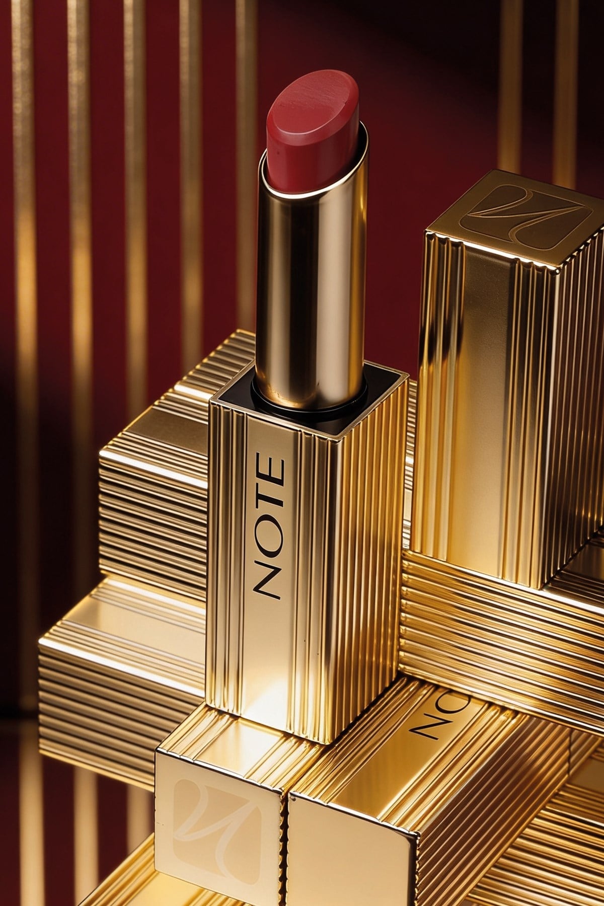 Note Aura Silk Lipstick 11 Ruby Royal Kremsi Yarı Parlak Ruj - Kırmızı-30111603