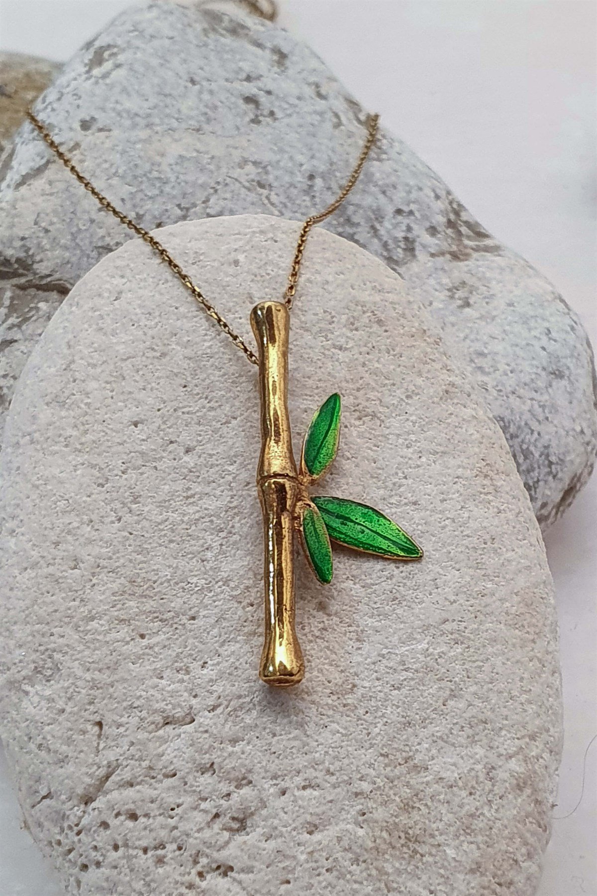 Bambu Figürlü Kolye - El Yapımı - Bronz Üzeri 22K Altın Kaplama