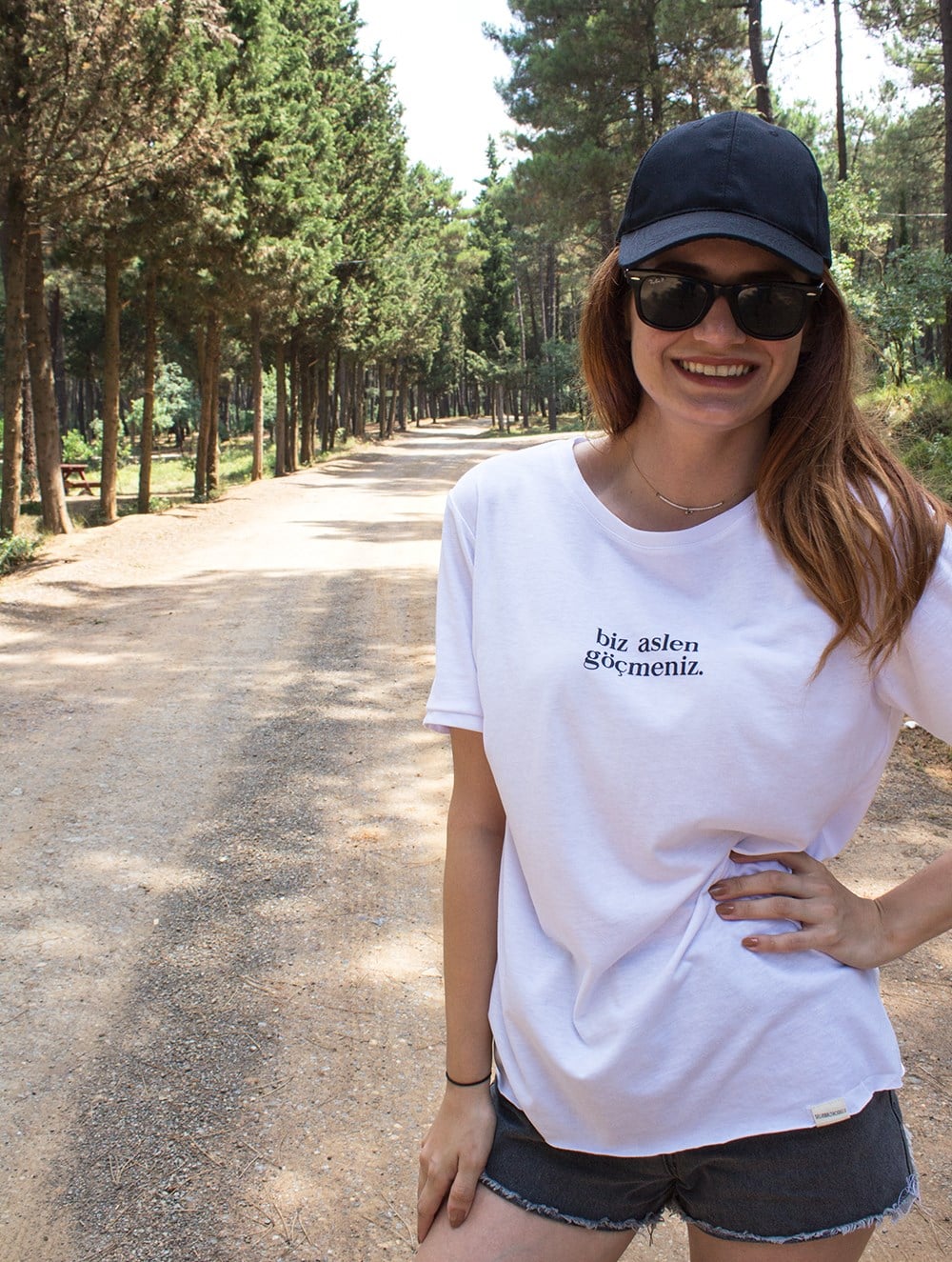 BİZ ASLEN GÖÇMENİZ YUVARLAK YAKA T-SHIRT