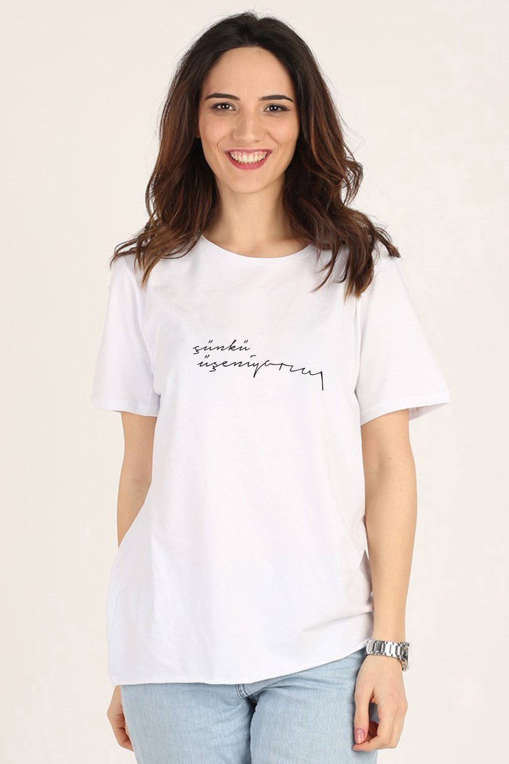 ÇÜNKÜ ÜŞENİYORUM YUVARLAK YAKA TSHIRT