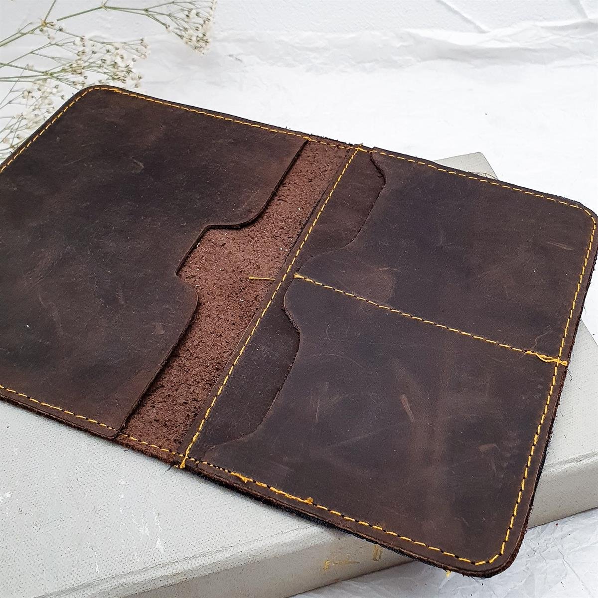 Deri Pasaportluk - El Yapımı Gerçek Deri - Koyu Kahverengi