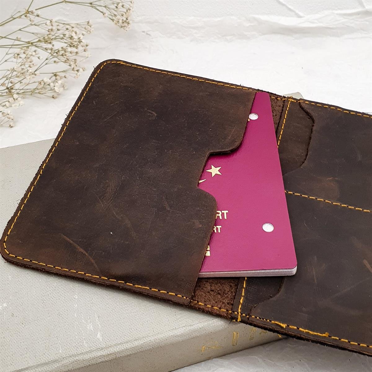 Deri Pasaportluk - El Yapımı Gerçek Deri - Koyu Kahverengi