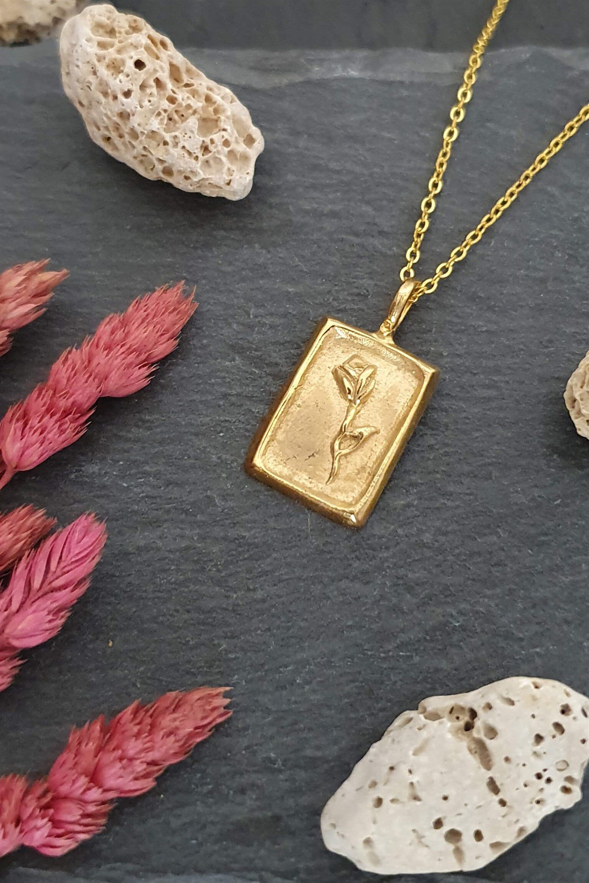 Gül Figürlü Kolye - El Yapımı - Bronz Üzeri 22K Altın Kaplama