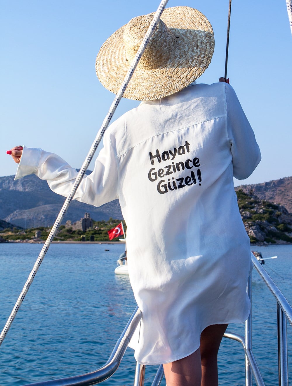 HAYAT GEZİNCE GÜZEL GÖMLEK