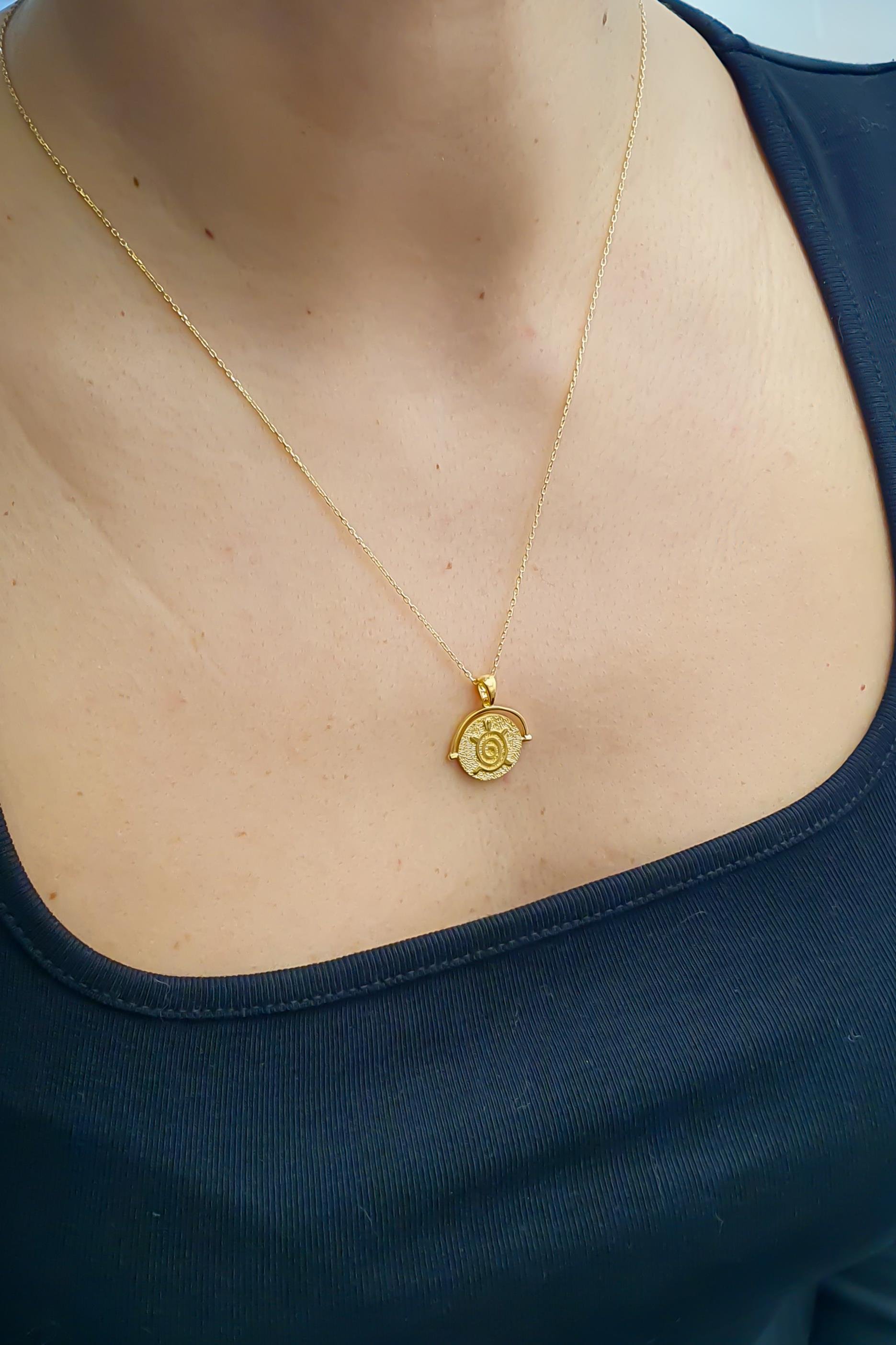 Kaplumbağa Kolye Gümüş Üzeri Altın Kaplama El Yapımı Akış ve Yeniden Doğum Sembolü