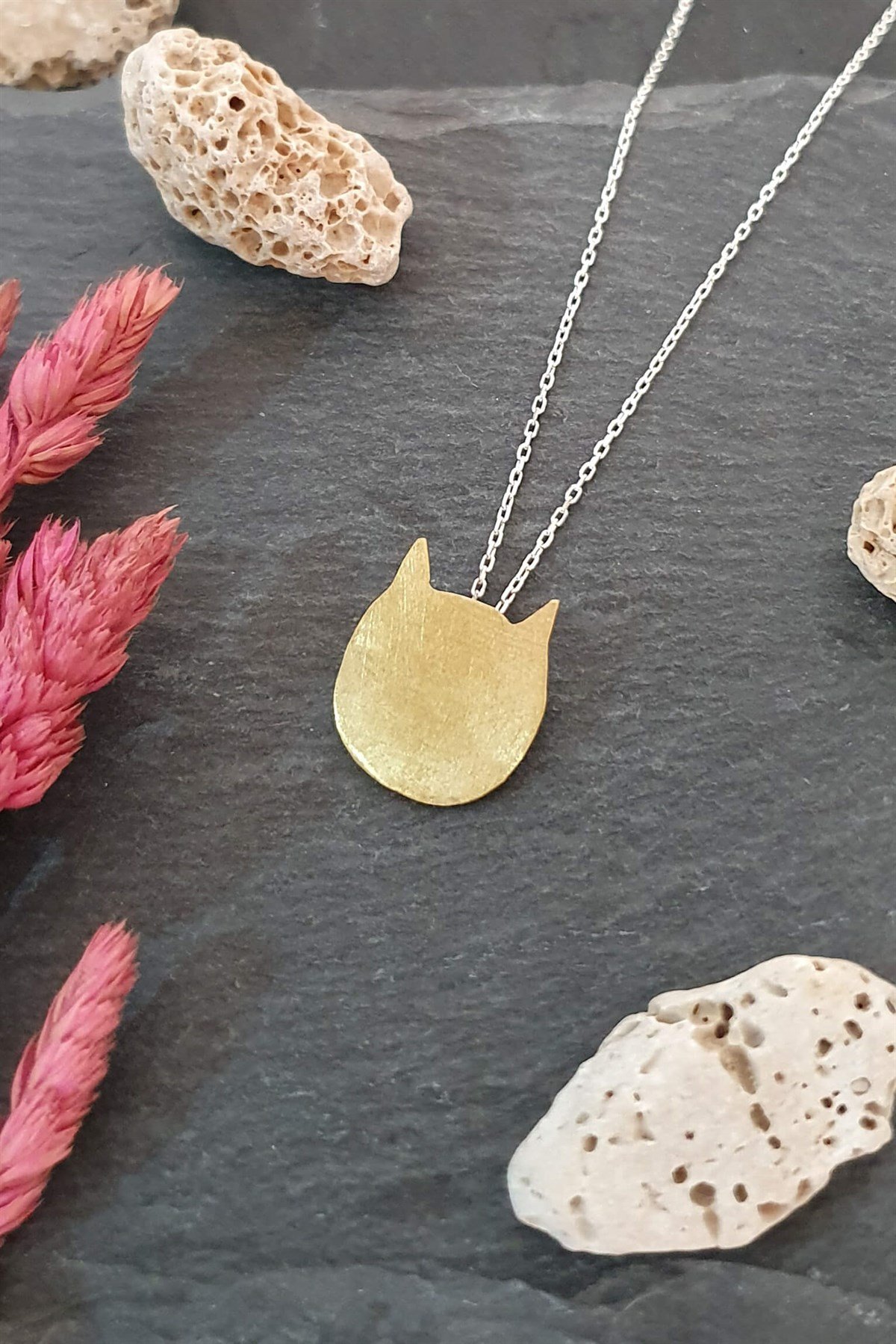 Kedi Figürlü Kolye - El Yapımı Pirinç