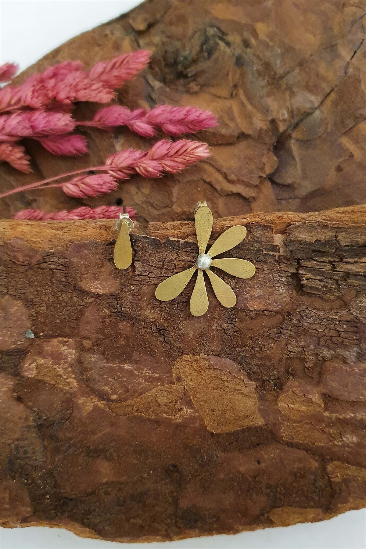 Papatya Asimetrik Küpe - El Yapımı - Pirinç