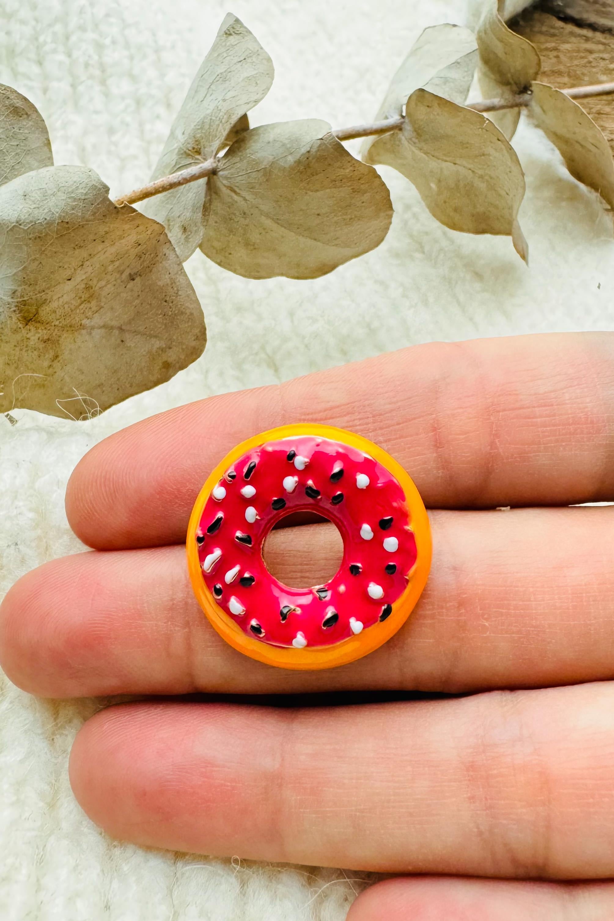 Pembe Donut Broş - Yaka İğnesi