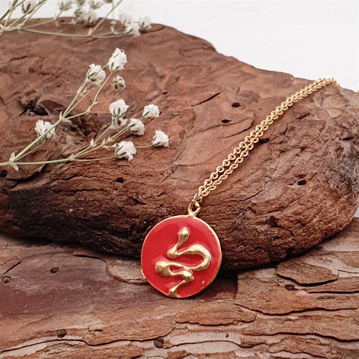Yılan Kolye Madalyon - Kırmızı Mineli - El Yapımı - Bronz Üzeri 22K Altın Kaplama