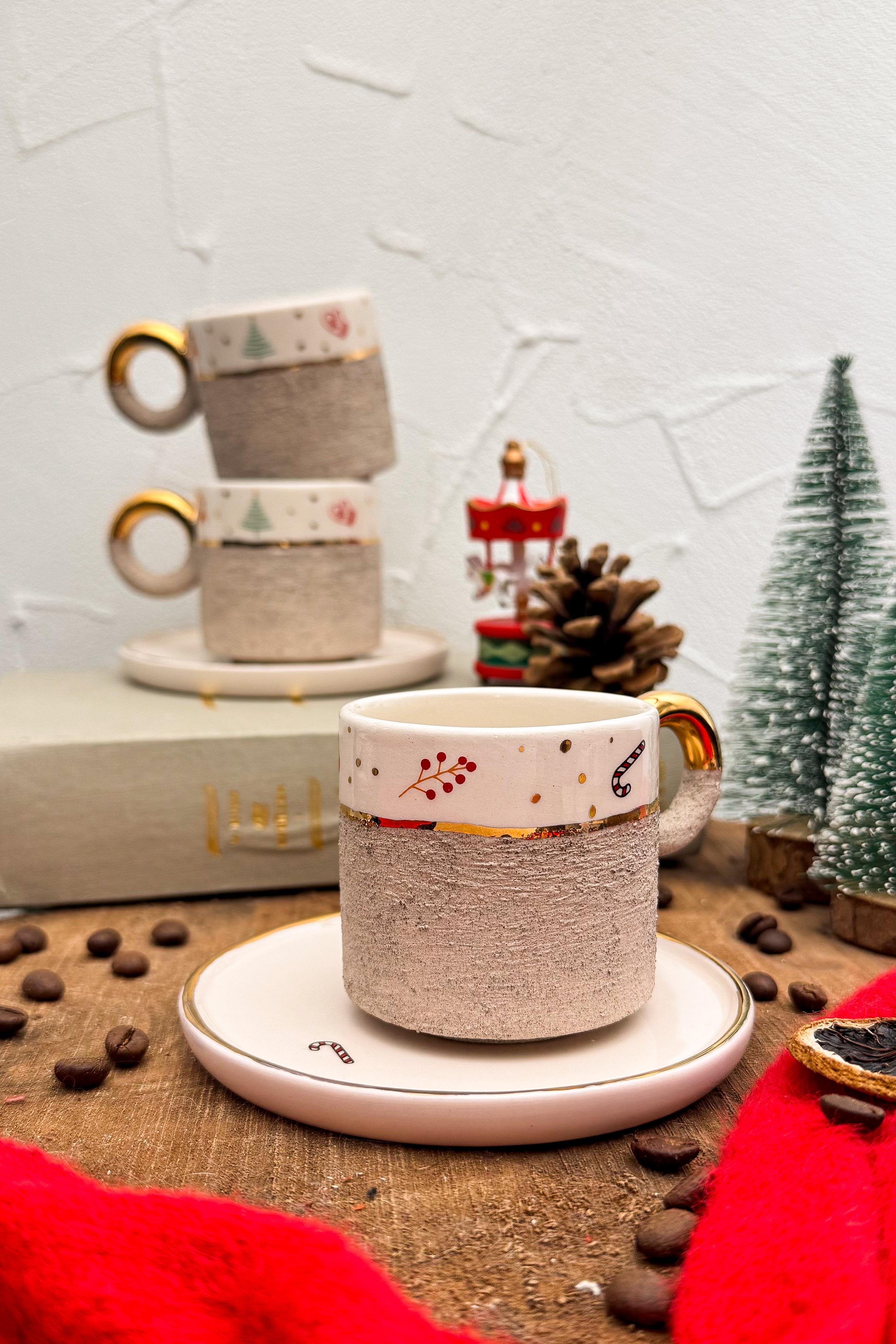 Yılbaşı Temalı Stoneware Türk Kahvesi Fincanı - 24K Altın Detaylı - Seramik El Yapımı