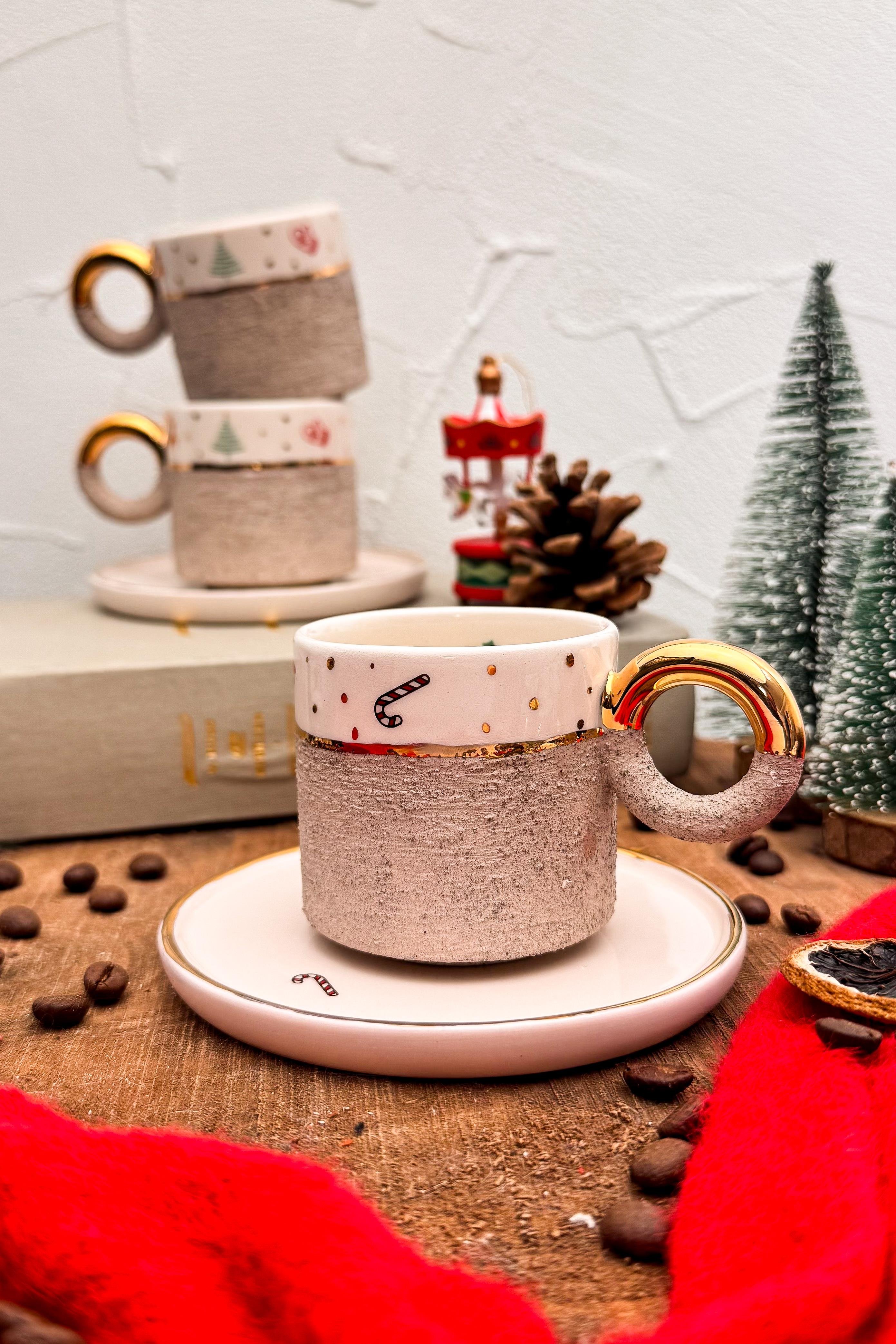 Yılbaşı Temalı Stoneware Türk Kahvesi Fincanı - 24K Altın Detaylı - Seramik El Yapımı