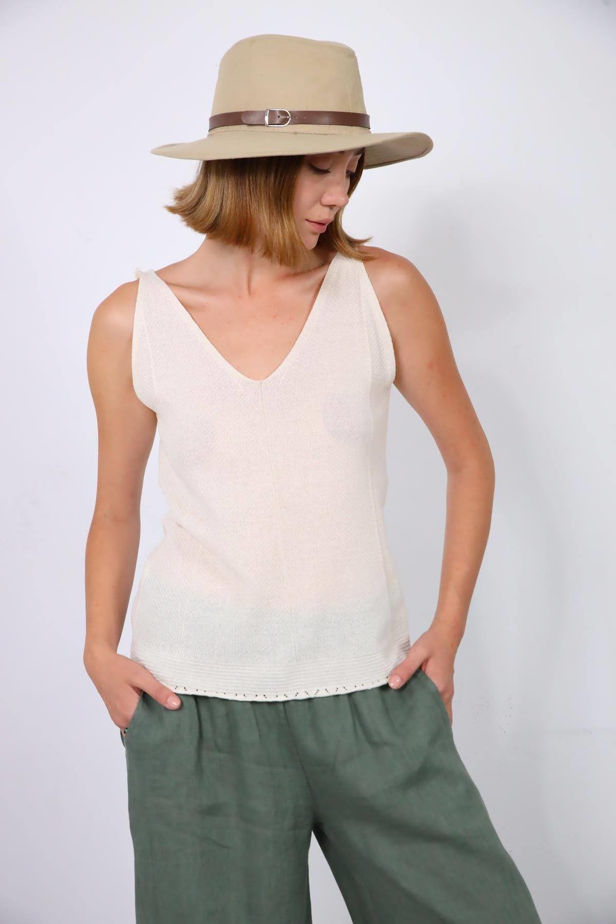 Ekru Önü Arkası V Yaka Sıfır Kol Triko Bluz - Şaman Butik Ekru Önü Arkası V Yaka Sıfır Kol Triko Bluz