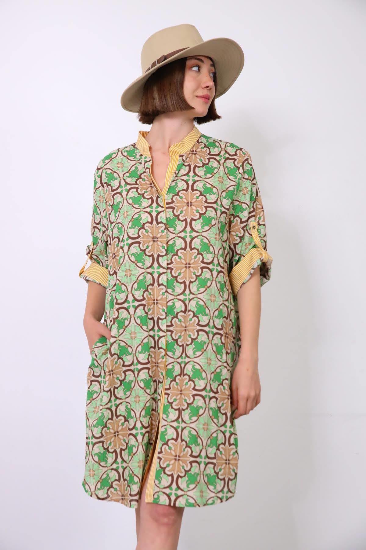 Yeşil Garnili Otantik Desenli Hakim Yaka Gömlek Elbise - Şaman BNutik Yeşil Garnili Otantik Desenli Hakim Yaka Gömlek Elbise