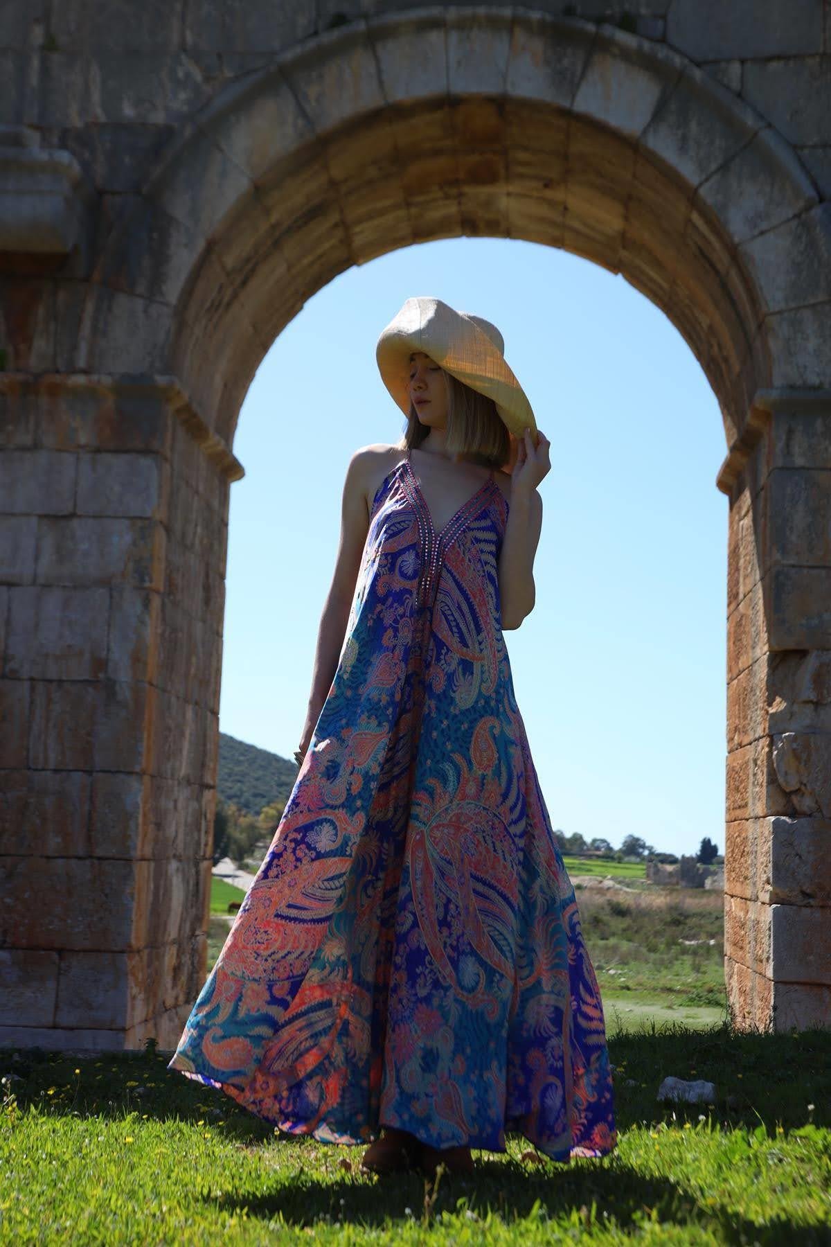 Mavi Otantik İşlemeli Ayna Detaylı Askılı İpek Elbise - Şaman Butik Mavi Otantik İşlemeli Ayna Detaylı Askılı İpek Elbise