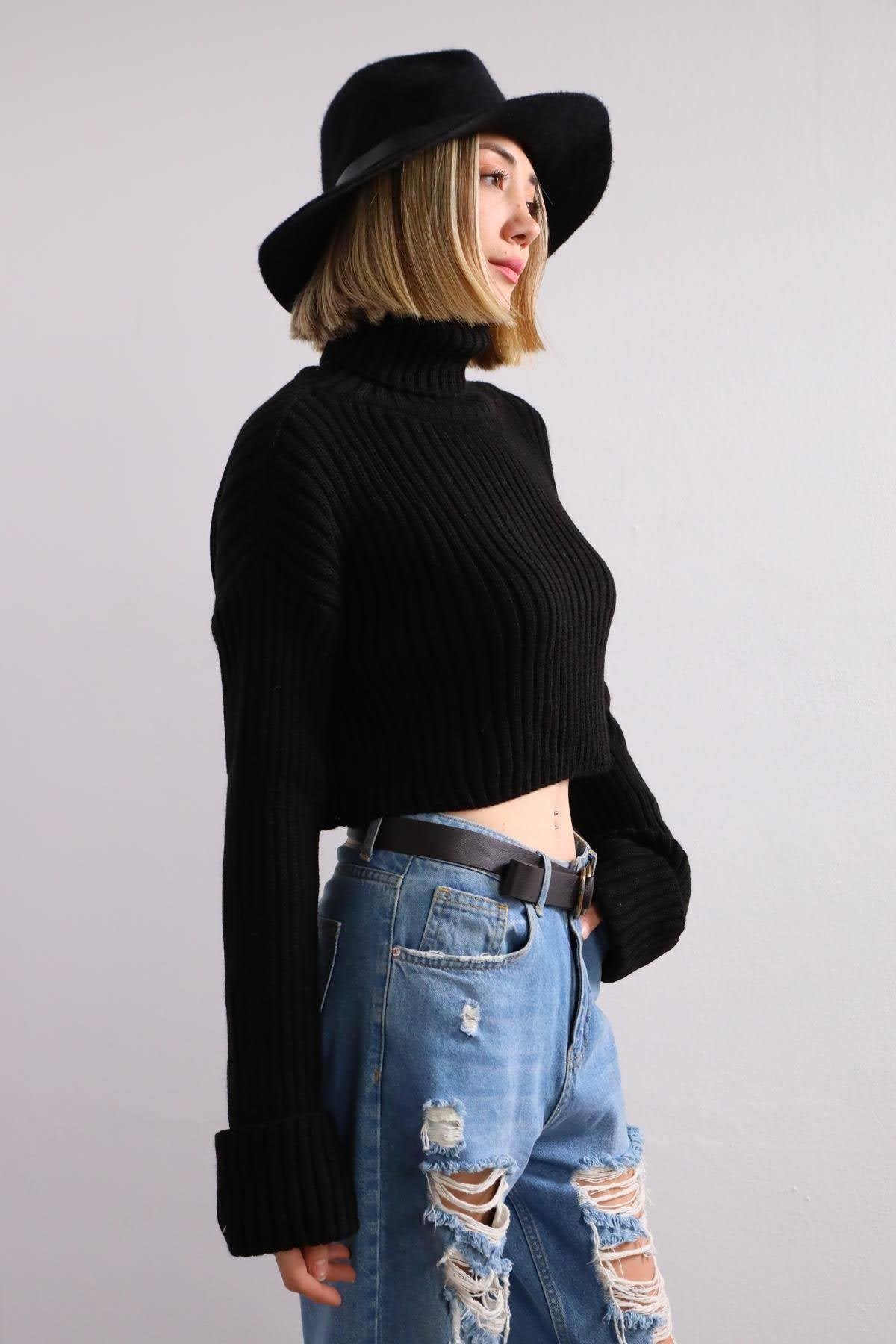 Siyah Boğazlı Crop Kazak - Şaman Butik Siyah Boğazlı Crop Kazak