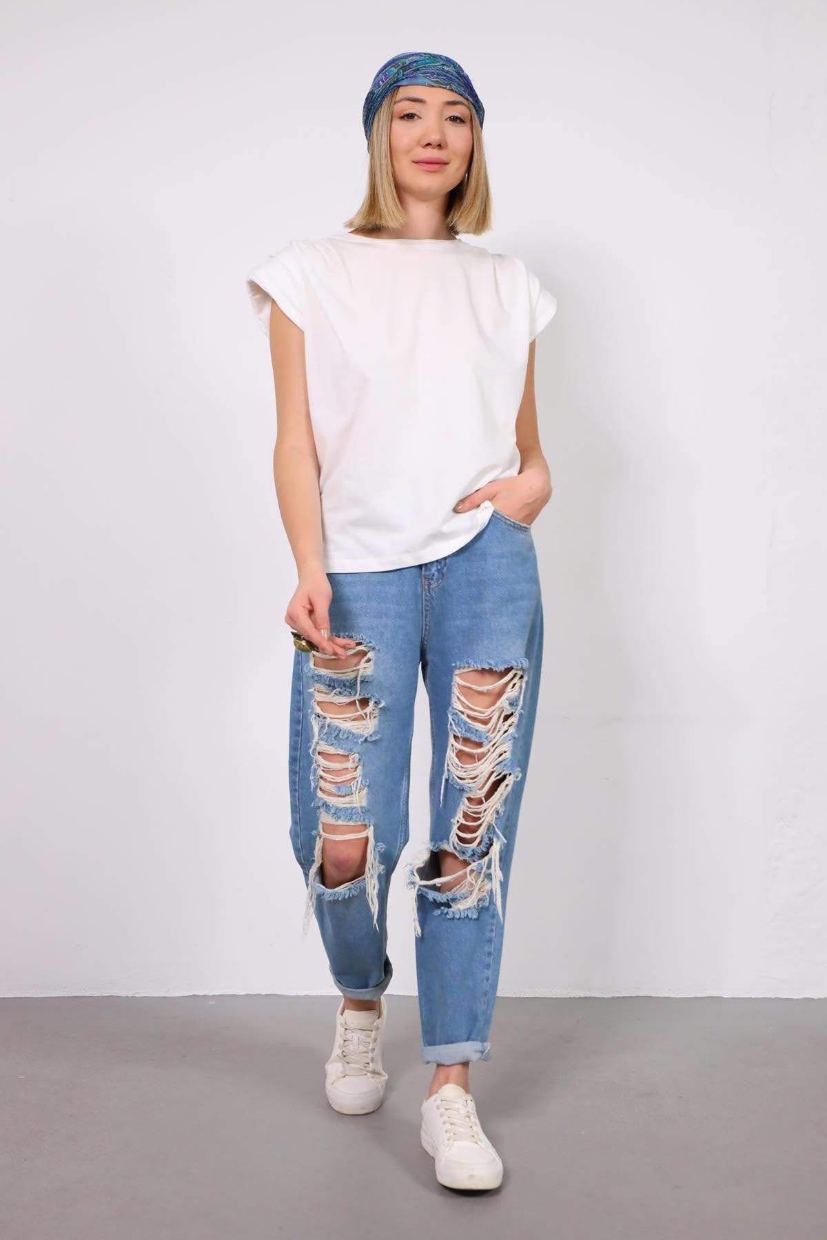  Beyaz Vatkalı Omzu Pileli Tshirt