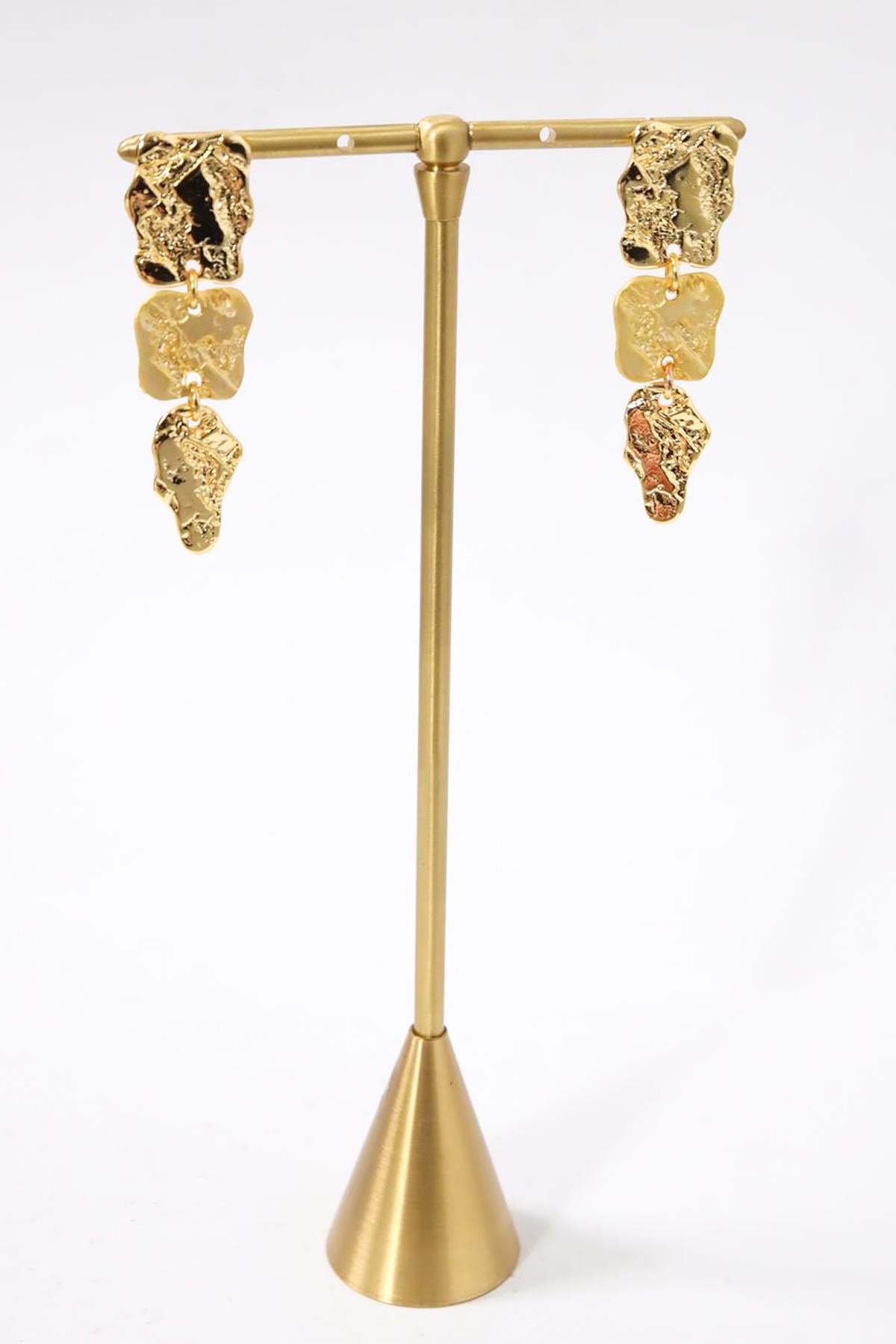  Desenli Sallantılı Altın Kaplama Küpe