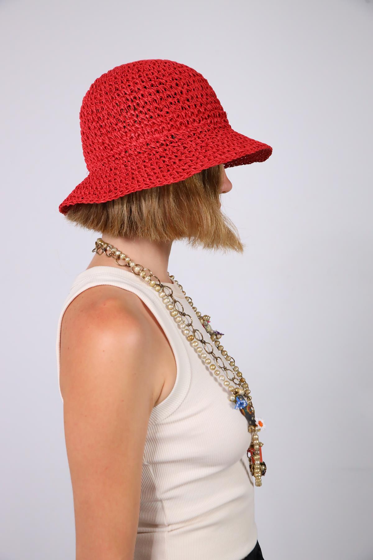  Kırmızı El Örgüsü Hasır Şapka