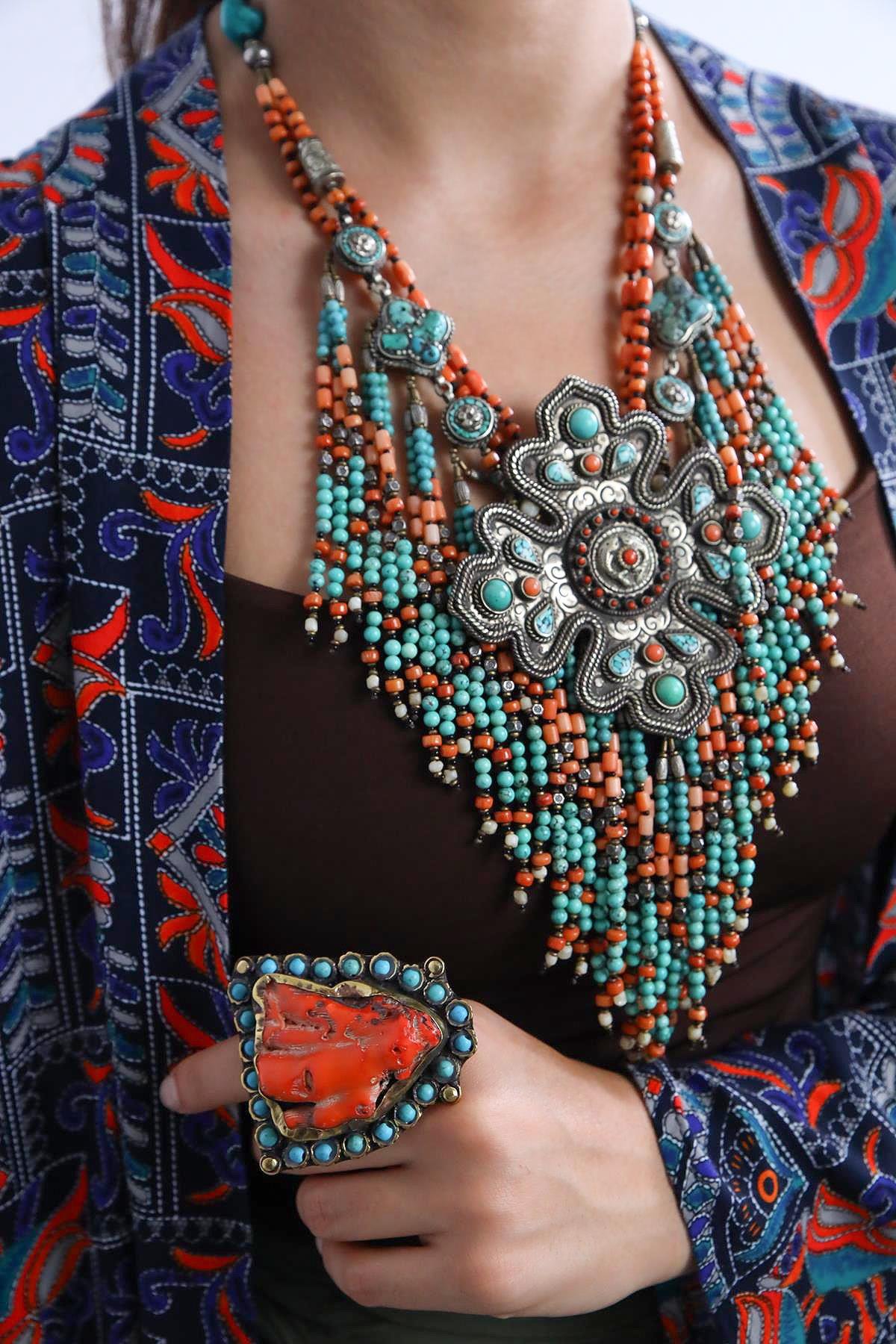  Mercan Taşlı Turkuaz Detaylı Tasarım Yüzük