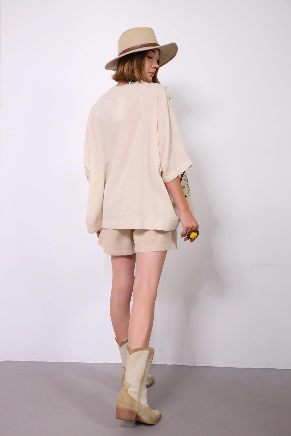  Krem Rengi Kanaviçe İşlemeli Kısa Kimono