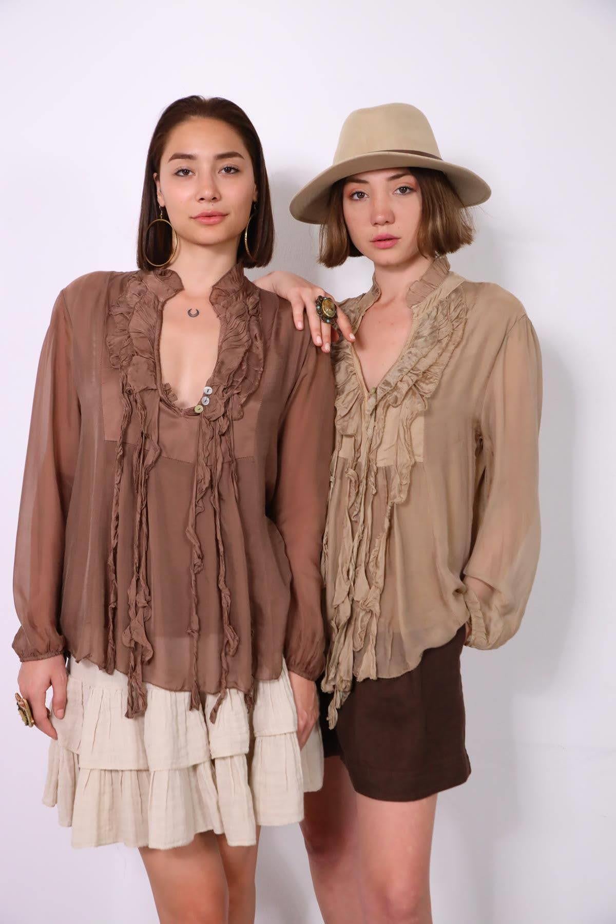  Sütlü Kahverengi İpek Fırfırlı Bluz