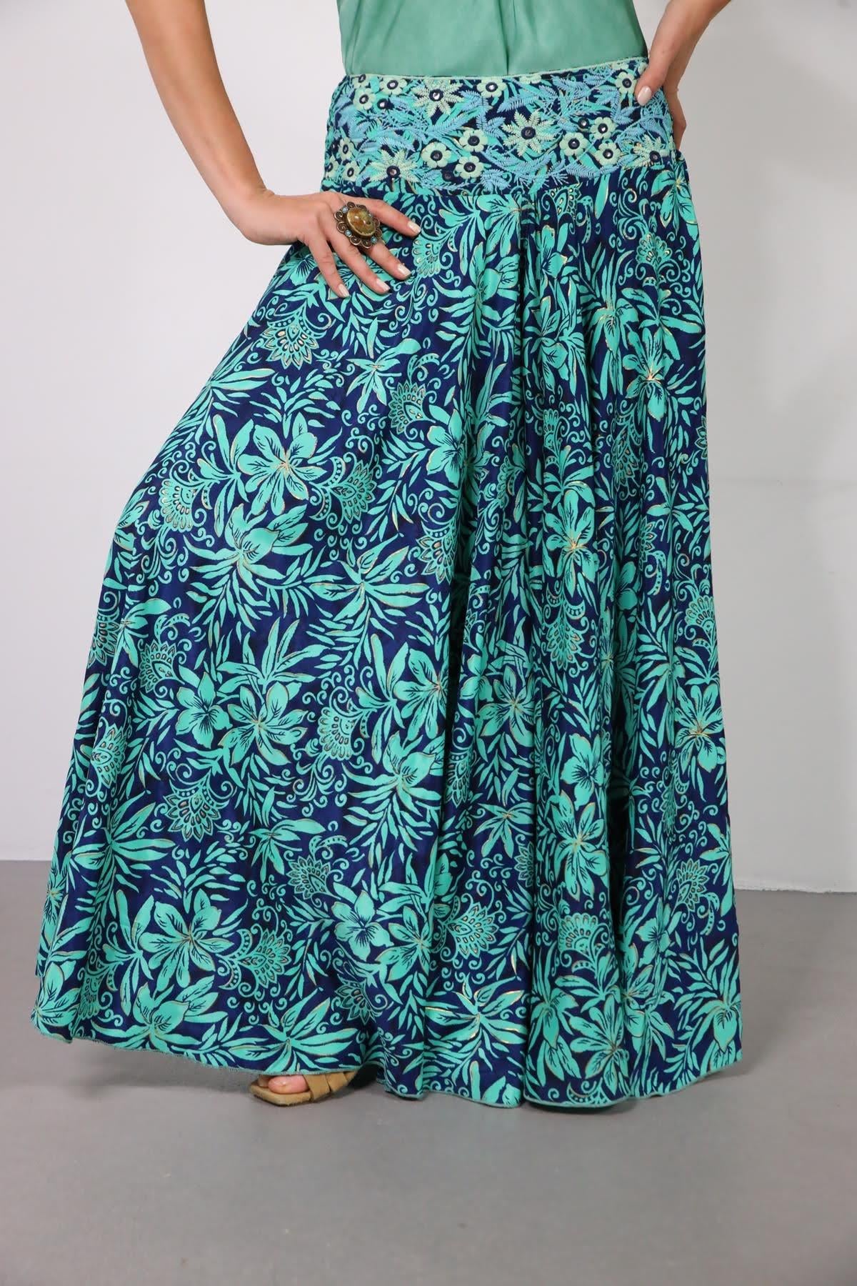 Lacivert Desenli İpek Pantolon Etek - Şaman Butik Lacivert Desenli İpek Pantolon Etek
