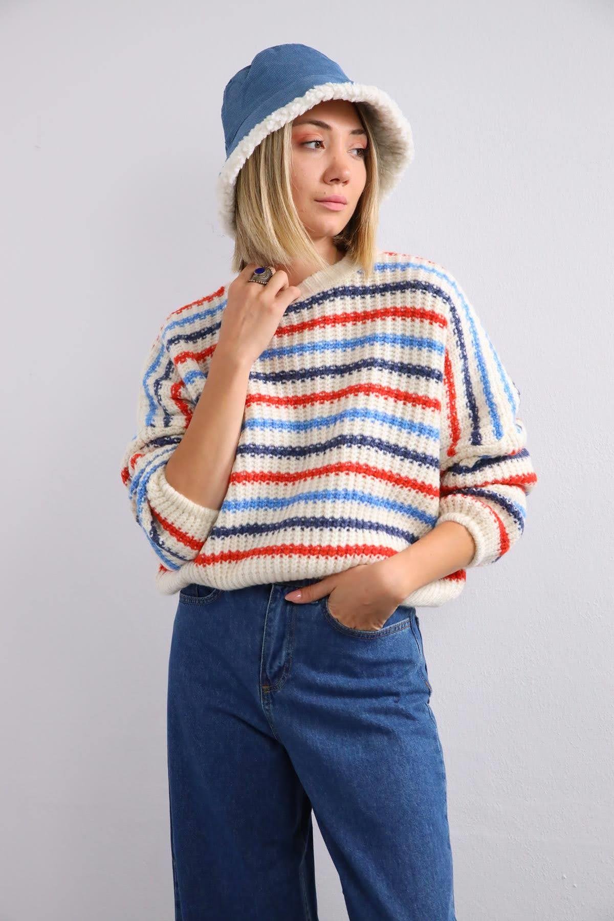 Ekru Bisiklet Yaka Renkli Çizgili Kazak - Şaman Butik Ekru Bisiklet Yaka Renkli Çizgili Kazak