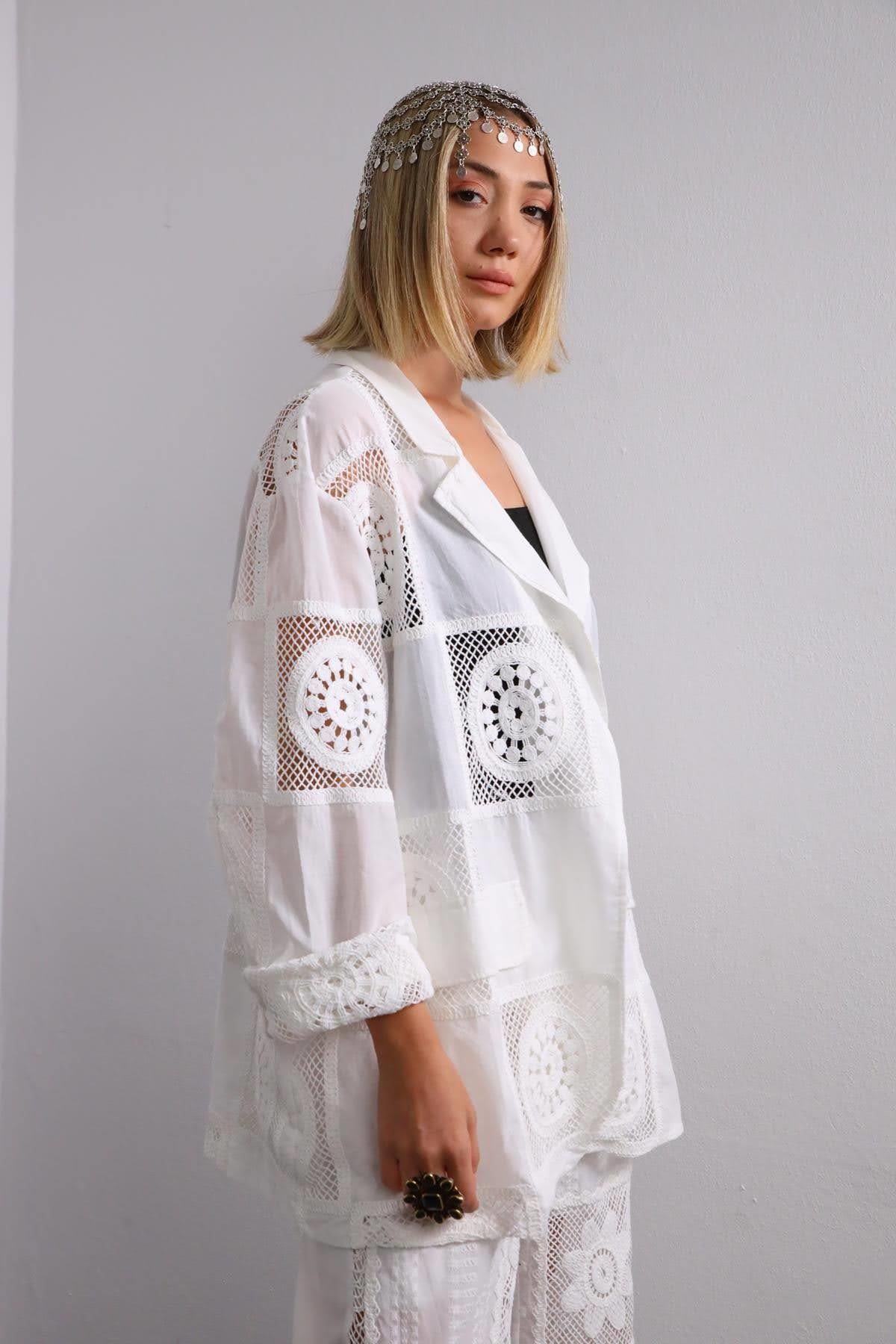 Beyaz Motif İşlemeli Pantolon - Şaman Butik Beyaz Motif İşlemeli Pantolon
