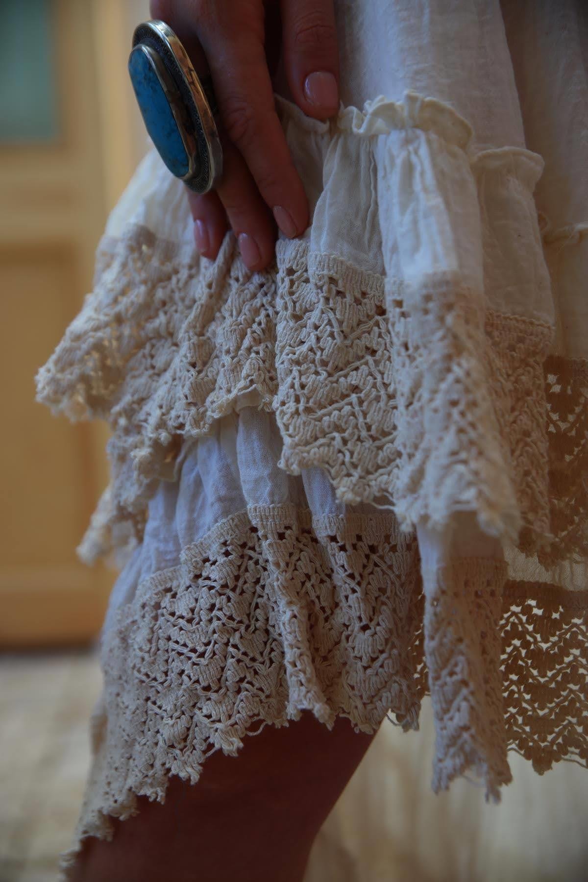 Ekru Dantelli Önü Kısa Straplez Elbise - Şaman Butik Ekru Dantelli Önü Kısa Straplez Elbise