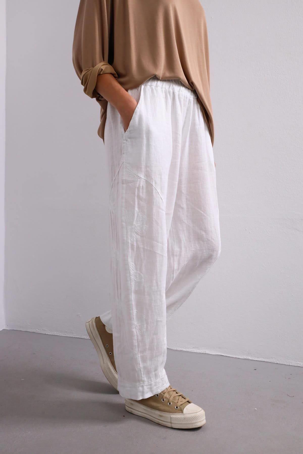 Beyaz Çiçek İşlemeli Keten Pantolon - Şaman Butik Beyaz Çiçek İşlemeli Keten Pantolon