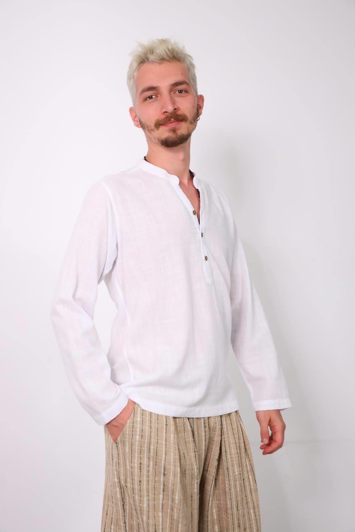  Beyaz Hakim Yaka Yarım Düğmeli Erkek Gömlek