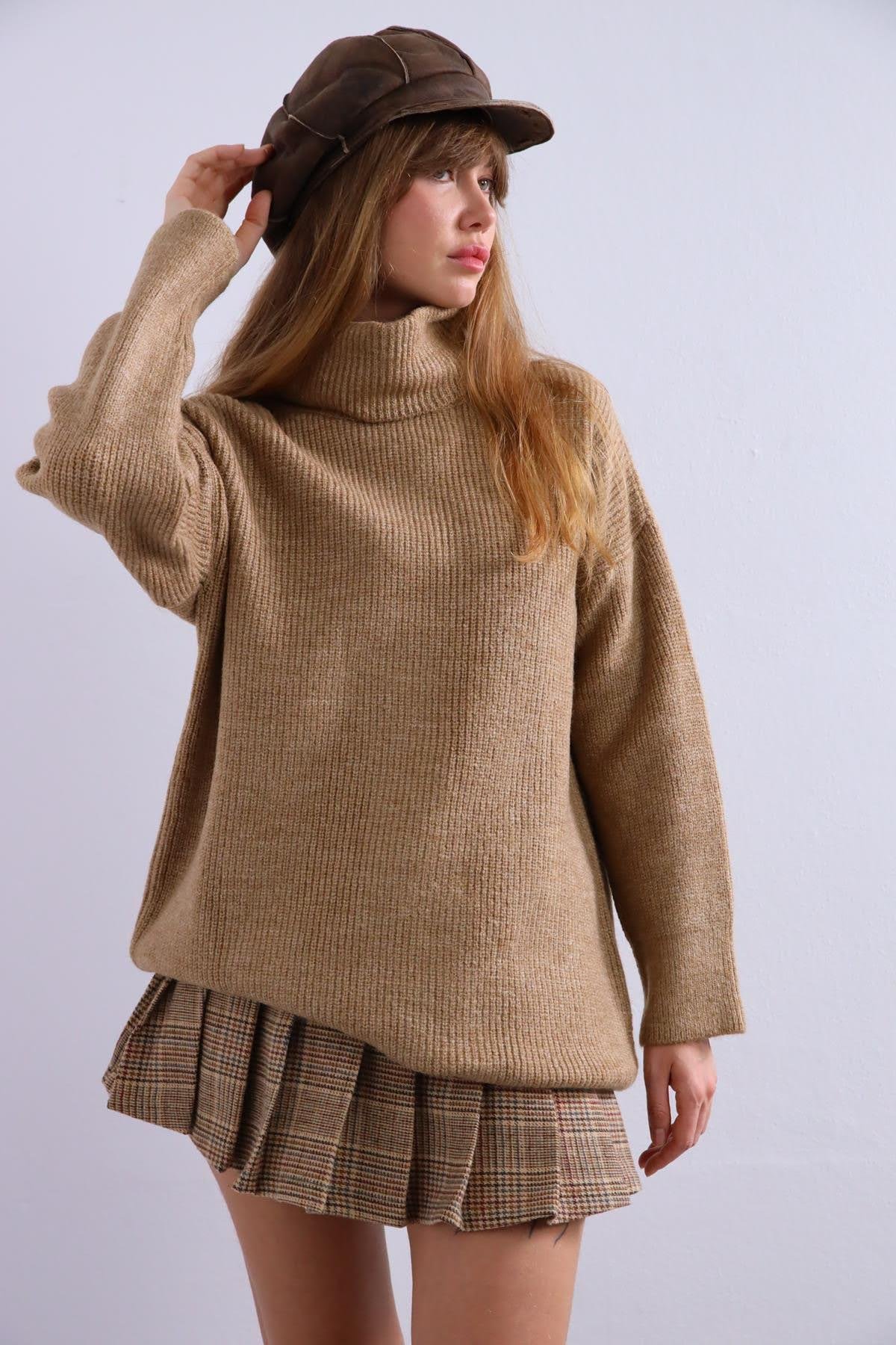 Camel Turtleneck Long Knitted Pullover Camel Turtleneck Long Knitted Pullover