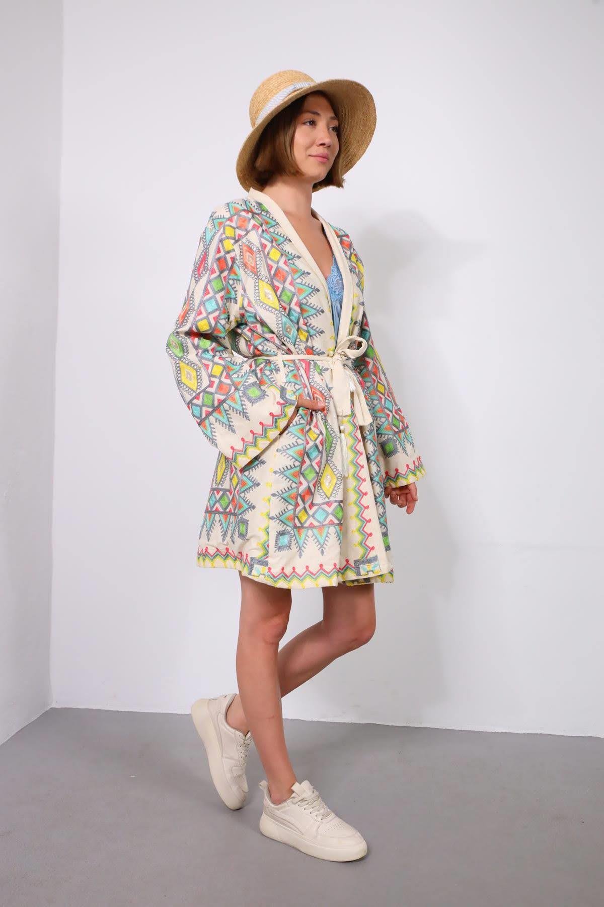  Krem Rengi Püsküllü Payetli Kısa Suzani Kaftan