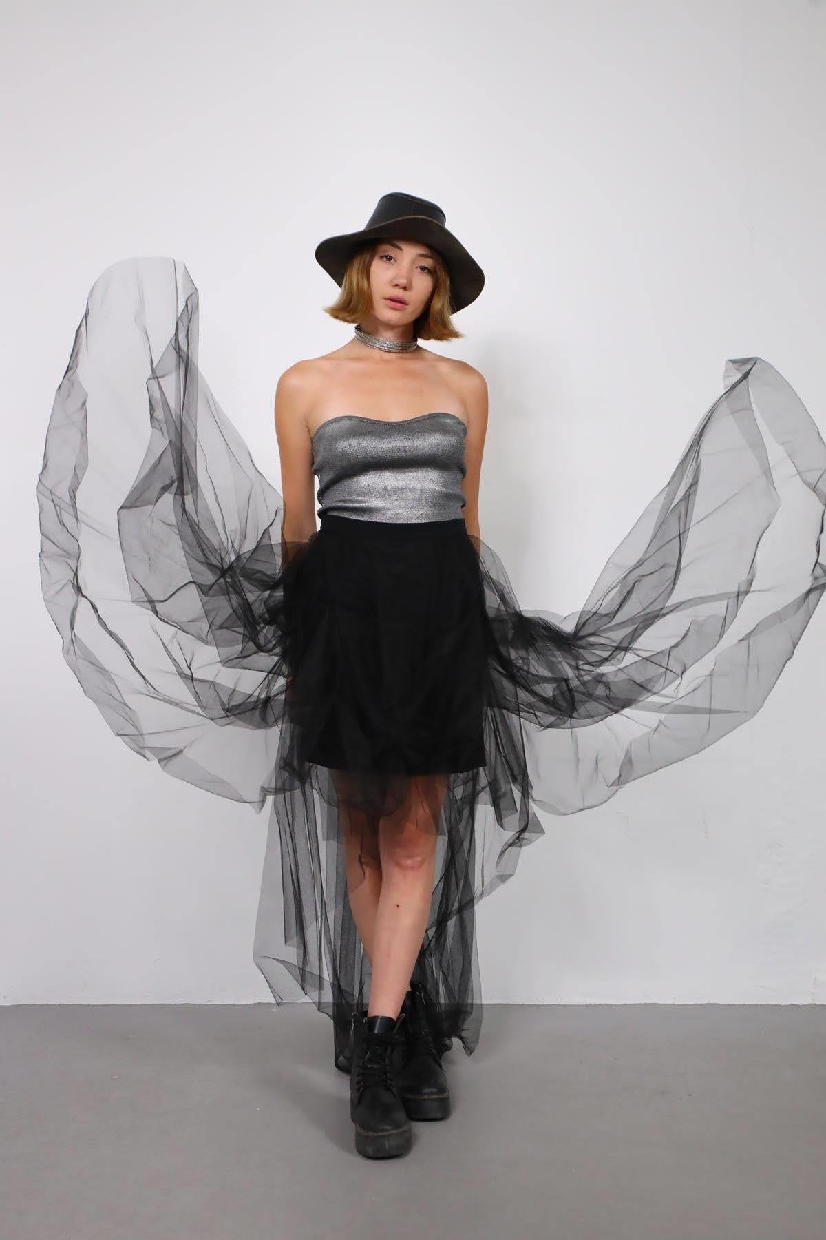  Siyah Önü Kısa Volanlı Tül Etek