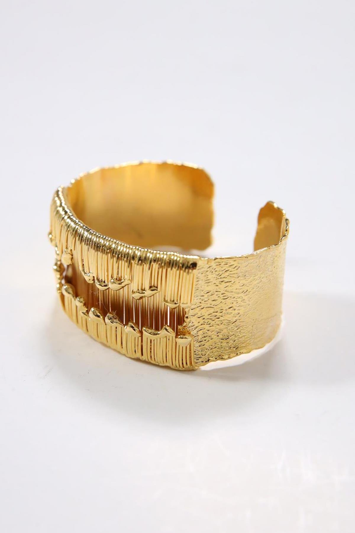  Dokulu Kelepçe Tasarım Altın Kaplama Bileklik