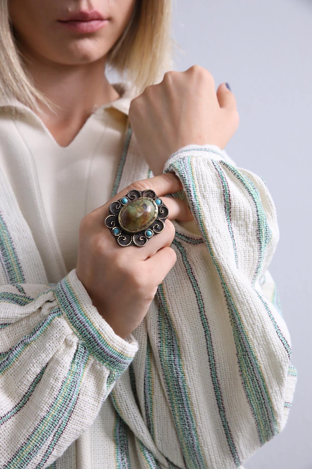  Krem Rengi Çizgili Keten Ceket