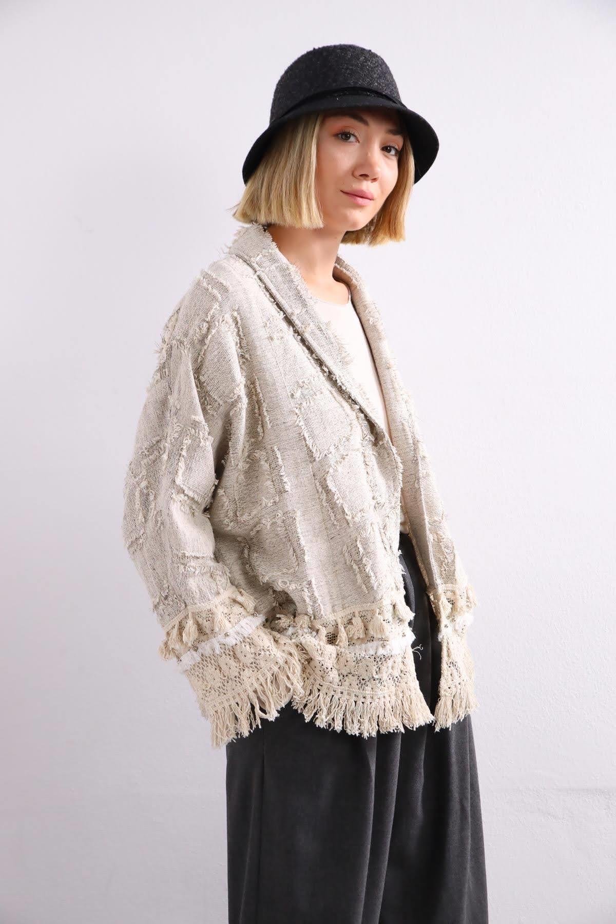 Krem Rengi Simli Saçaklı Kısa Etnik Ceket - Şaman Butik Krem Rengi Simli Saçaklı Kısa Etnik Ceket