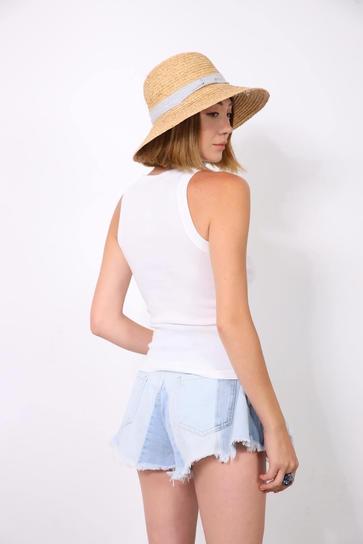 Beyaz Geniş Biyeli Kısa Atlet - Şaman Butik - Bohem Giyim ve Aksesuar | Kadın & Erkek Beyaz Geniş Biyeli Kısa Atlet