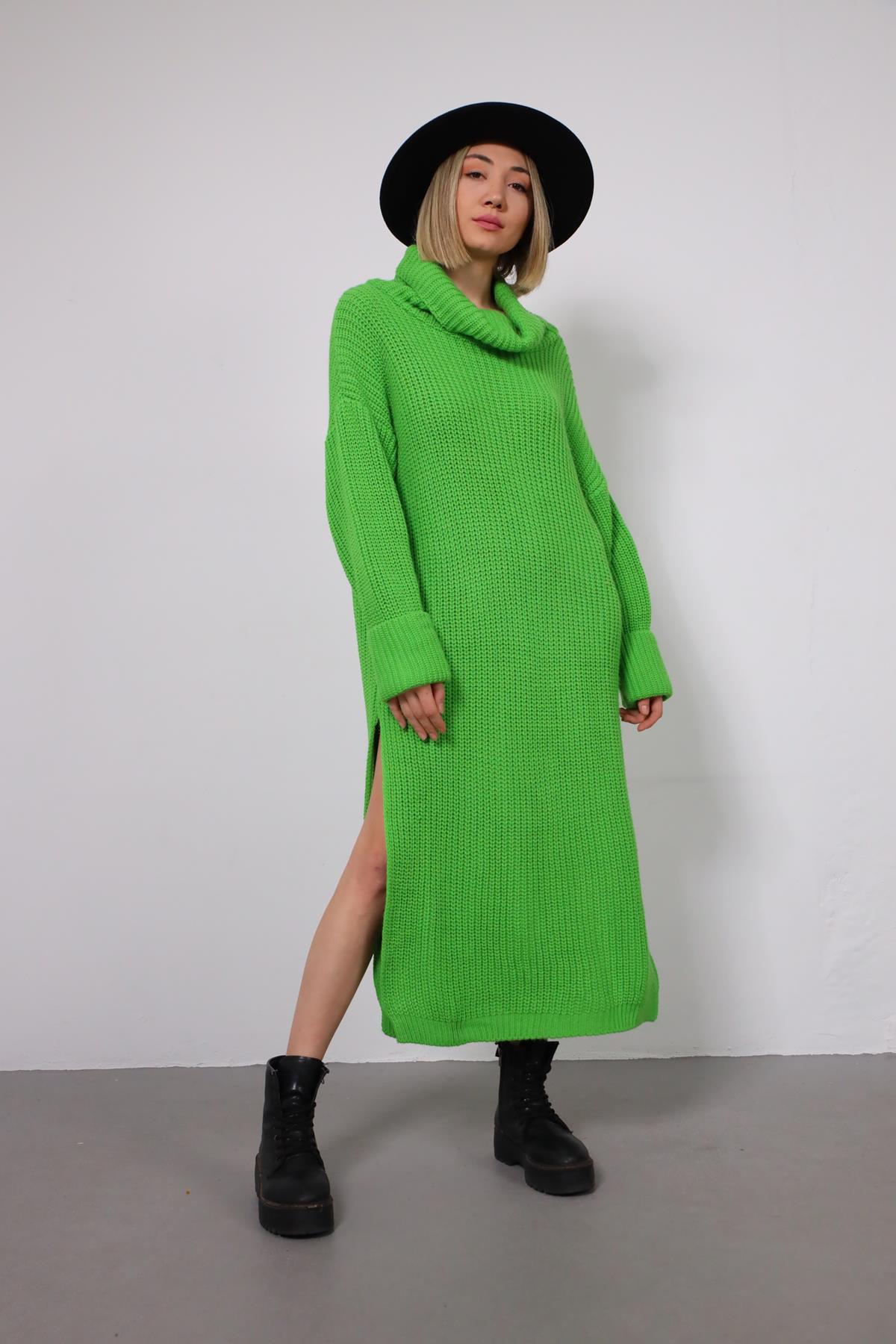 Green Turtleneck Long Knit Dress Green Turtleneck Long Knit Dress