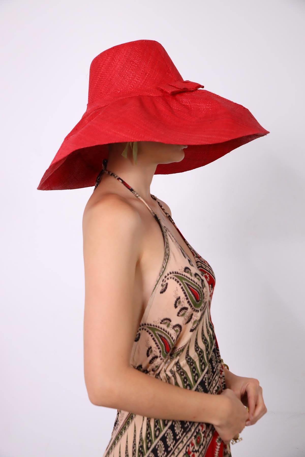  Kırmızı Raffia Şapka